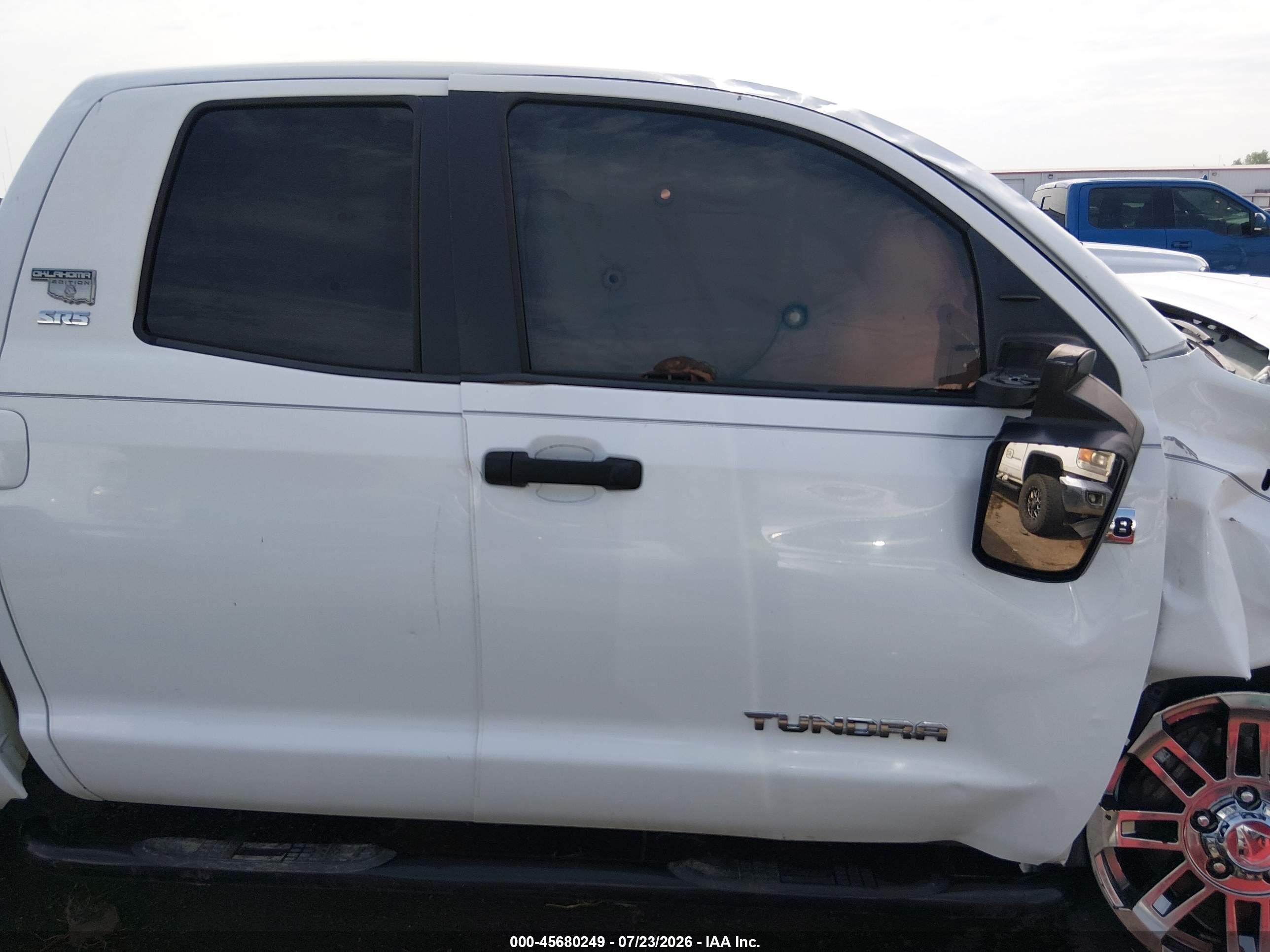 2014 Toyota Tundra Sr5 5.7l V8 White vin: 5TFUW5F19EX336869
