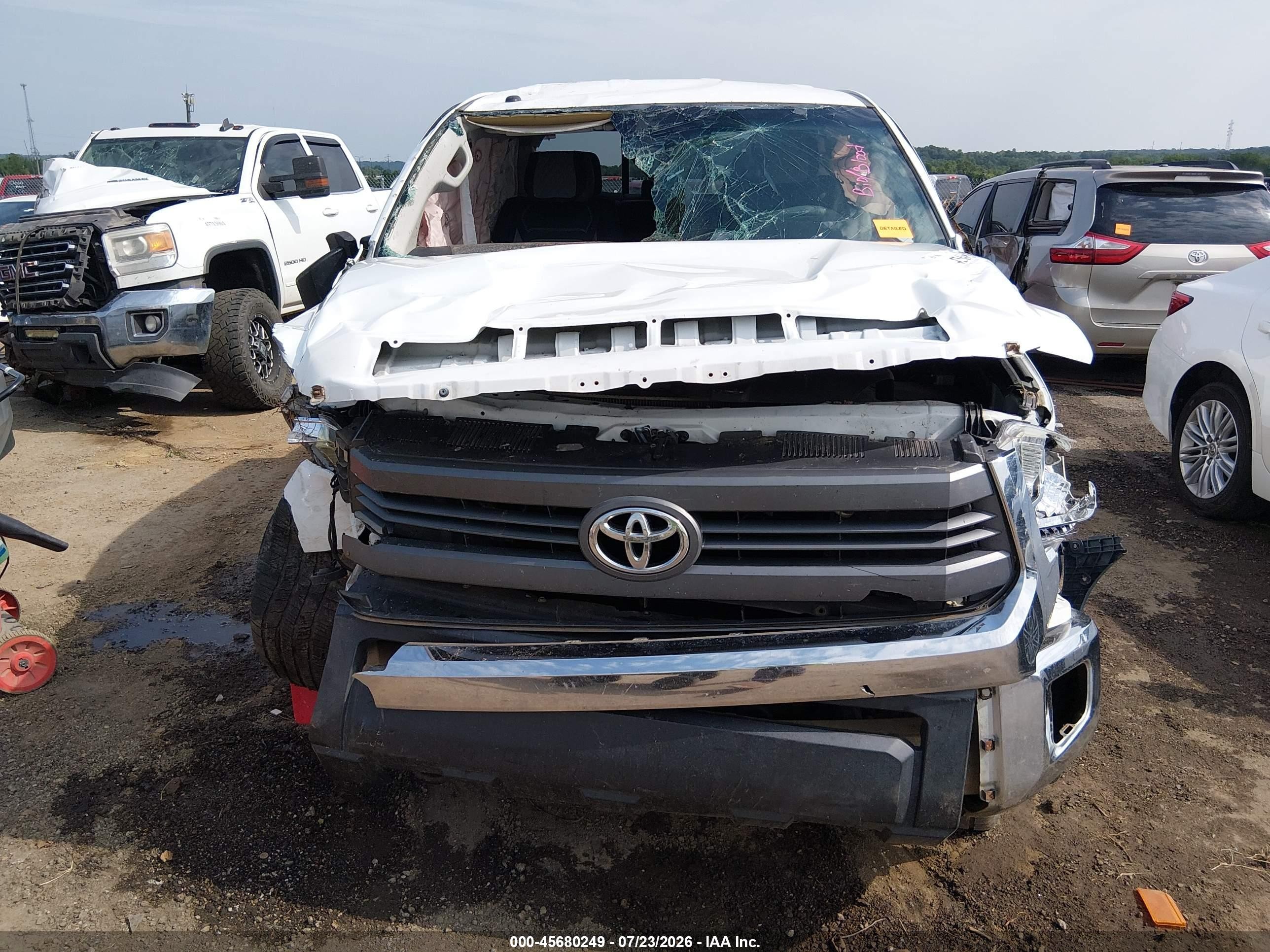 2014 Toyota Tundra Sr5 5.7l V8 White vin: 5TFUW5F19EX336869