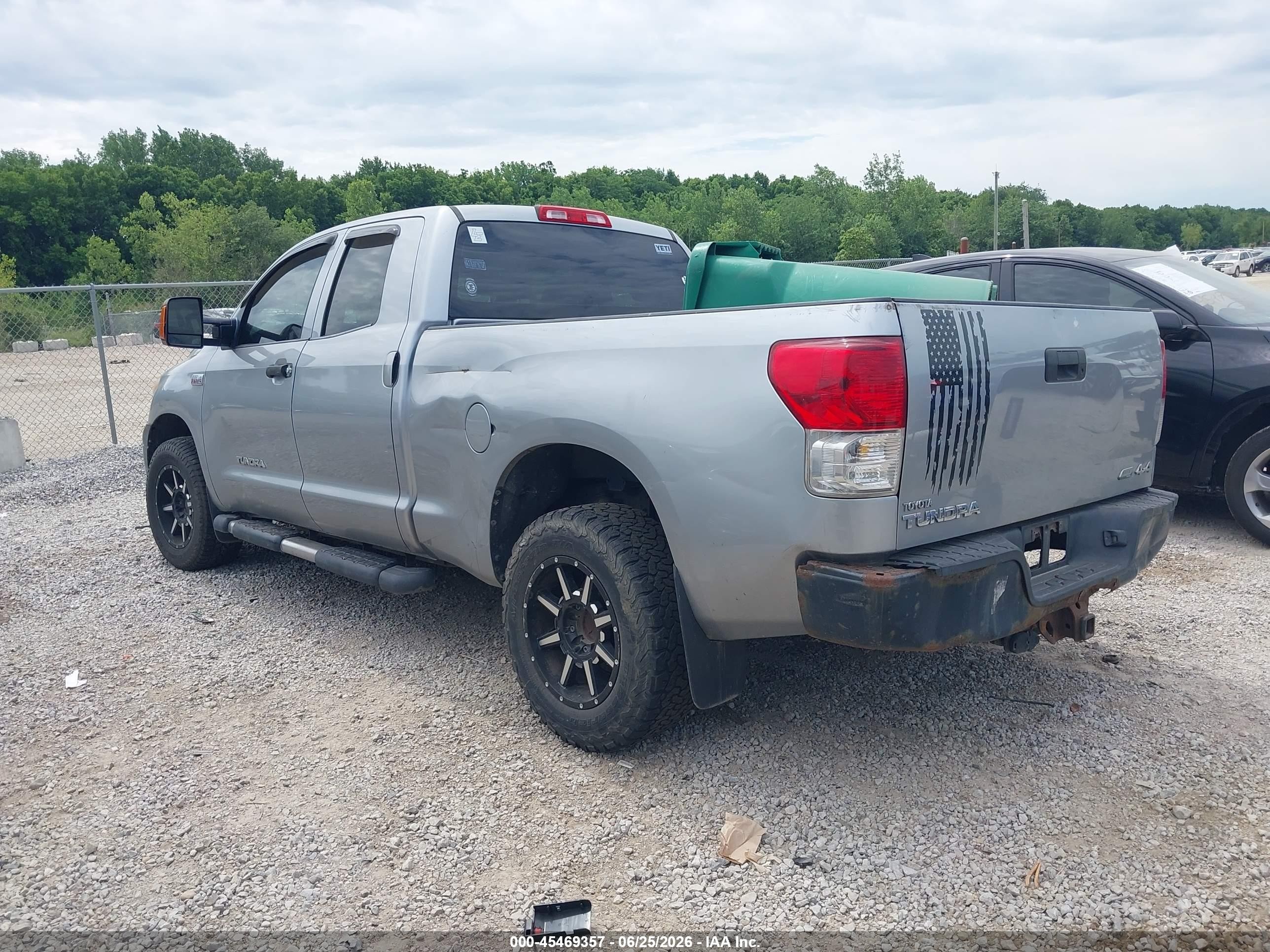 2010 Toyota Tundra Grade 5.7l V8 Silver vin: 5TFUW5F1XAX153605