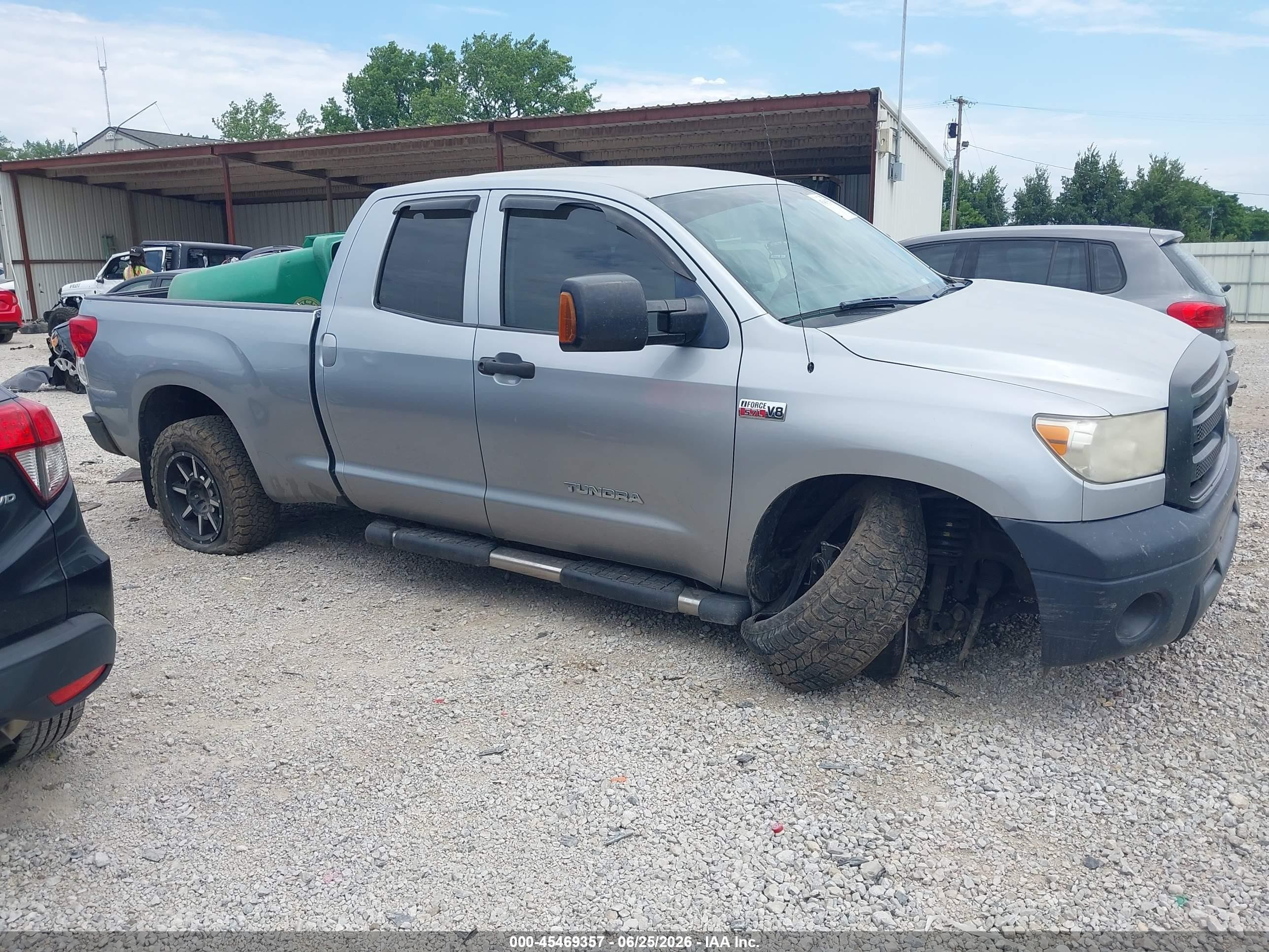 2010 Toyota Tundra Grade 5.7l V8 Silver vin: 5TFUW5F1XAX153605