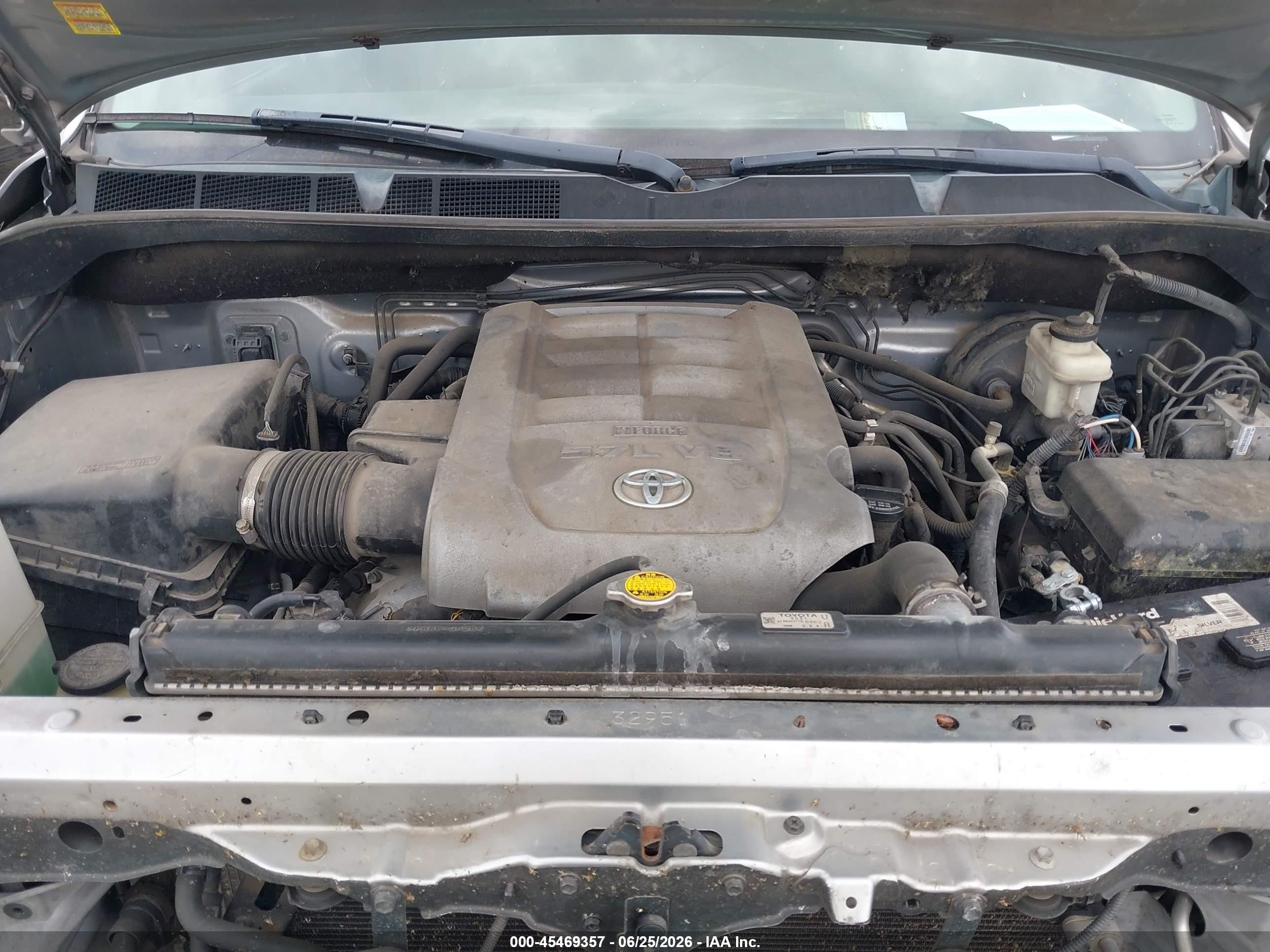 2010 Toyota Tundra Grade 5.7l V8 Silver vin: 5TFUW5F1XAX153605