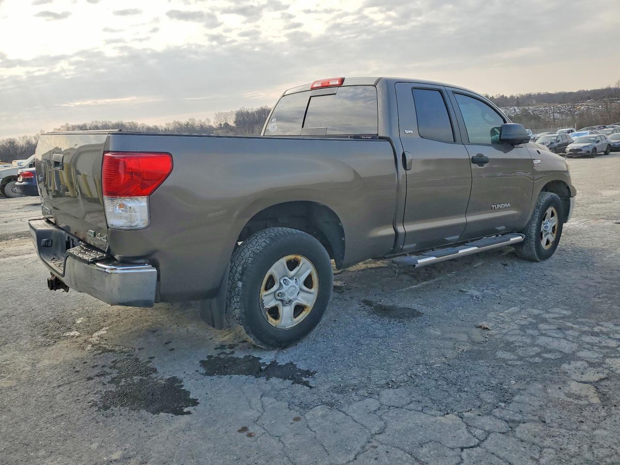 2011 Toyota Tundra Double Cab Sr5 Tan vin: 5TFUW5F1XBX177050