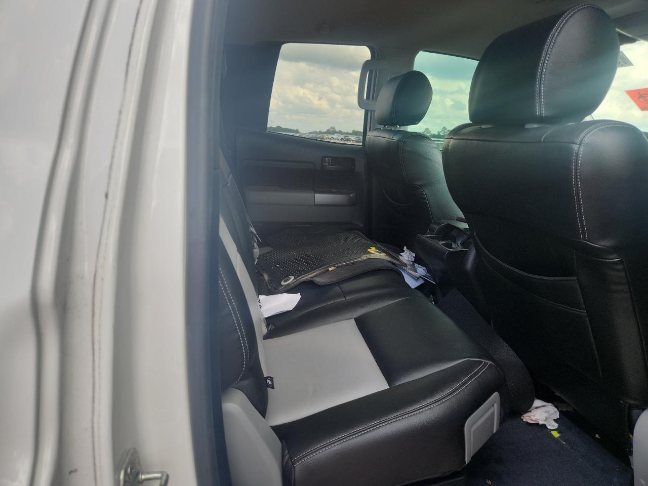 2012 Toyota Tundra Double Cab Sr5 White vin: 5TFUW5F1XCX221629