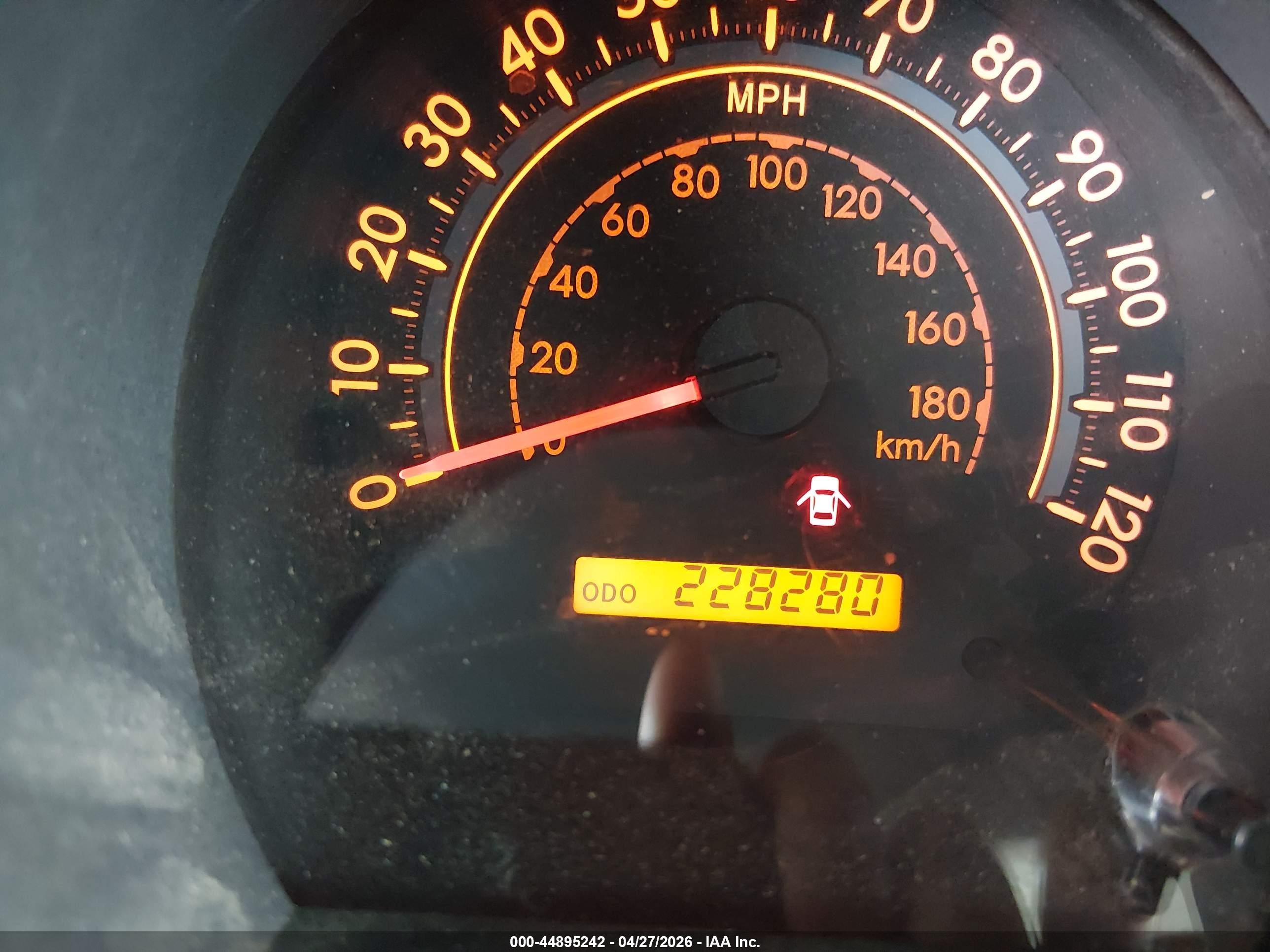 2012 Toyota Tundra Grade 5.7l V8 Красный vin: 5TFUW5F1XCX240598