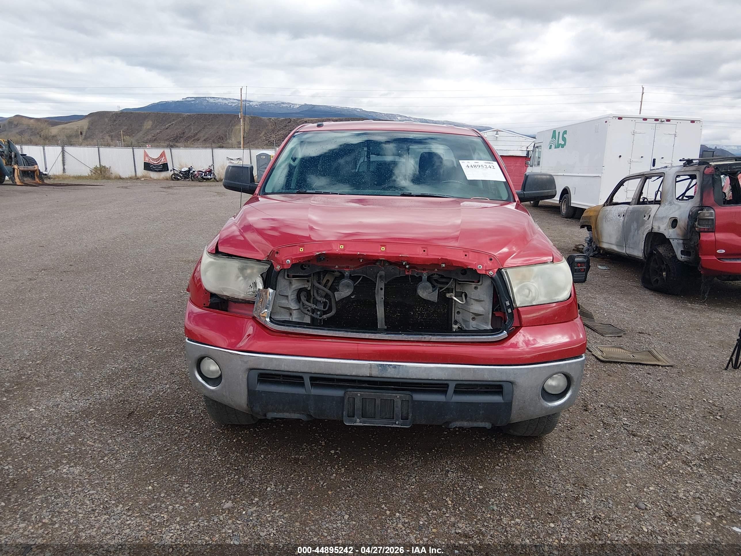 2012 Toyota Tundra Grade 5.7l V8 Красный vin: 5TFUW5F1XCX240598