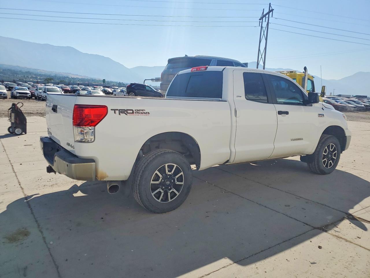 2013 Toyota Tundra Double Cab Sr5 White vin: 5TFUW5F1XDX304463