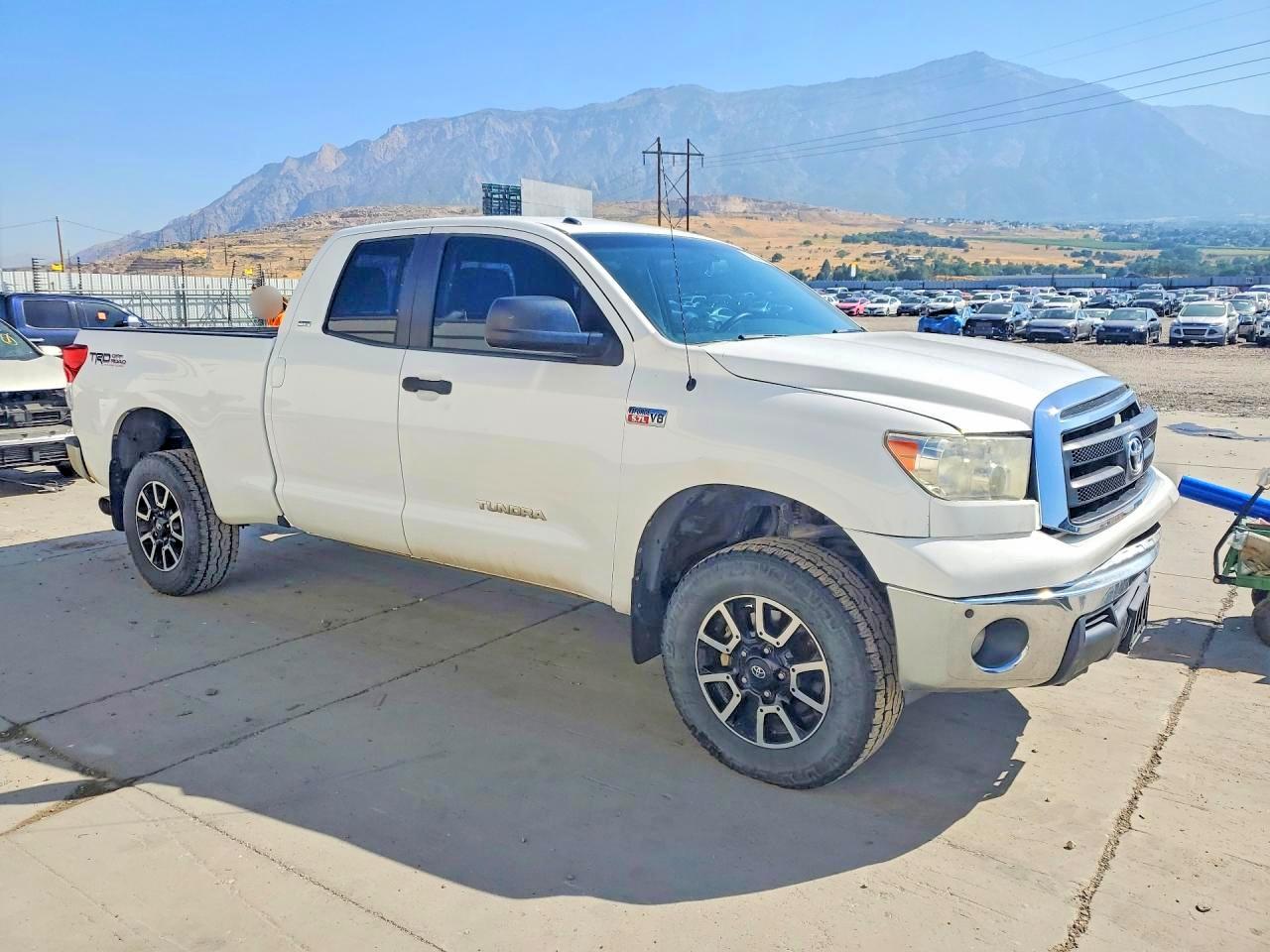 2013 Toyota Tundra Double Cab Sr5 White vin: 5TFUW5F1XDX304463