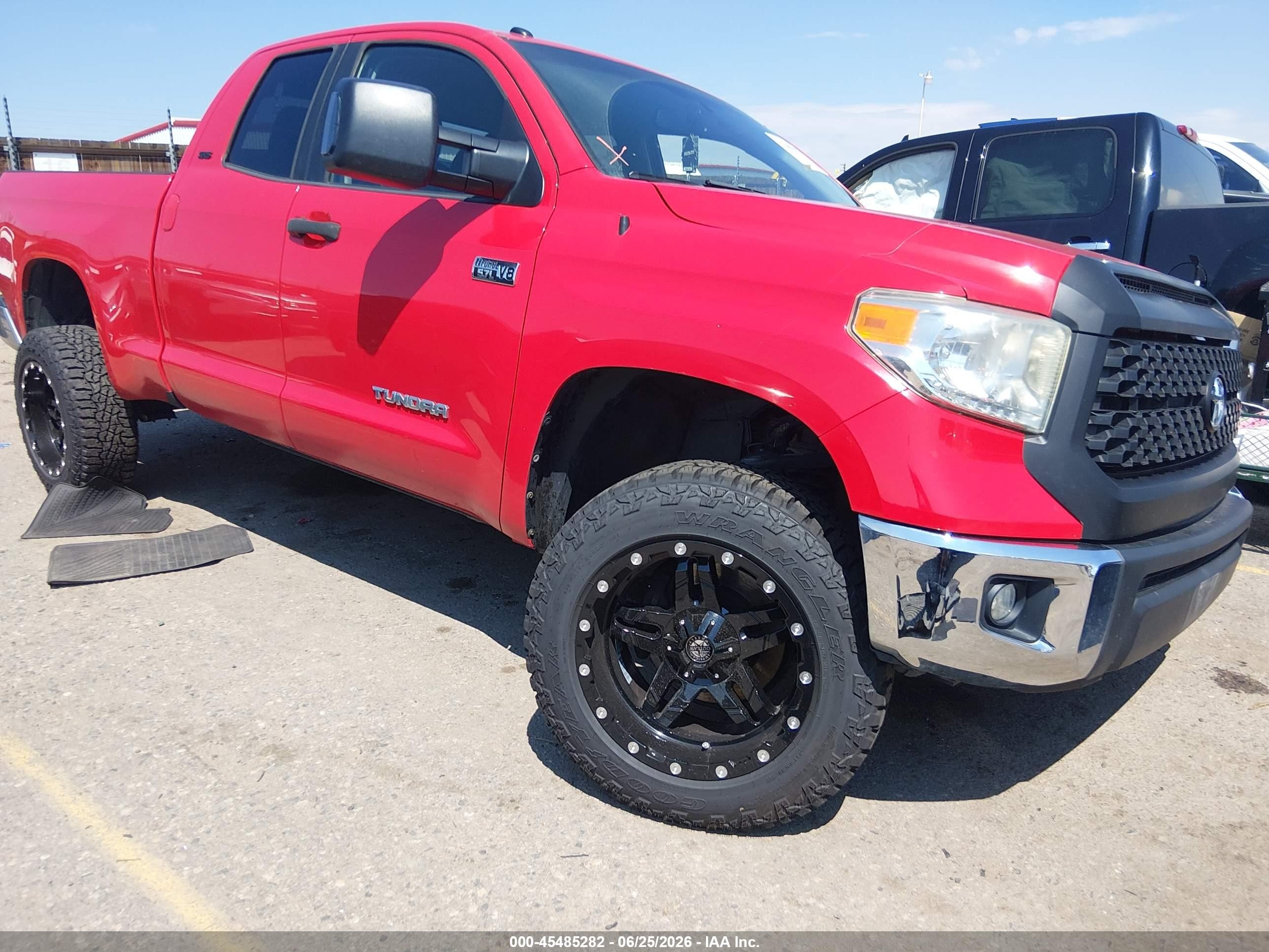 2014 Toyota Tundra Sr5 5.7l V8 Red vin: 5TFUW5F1XEX396109