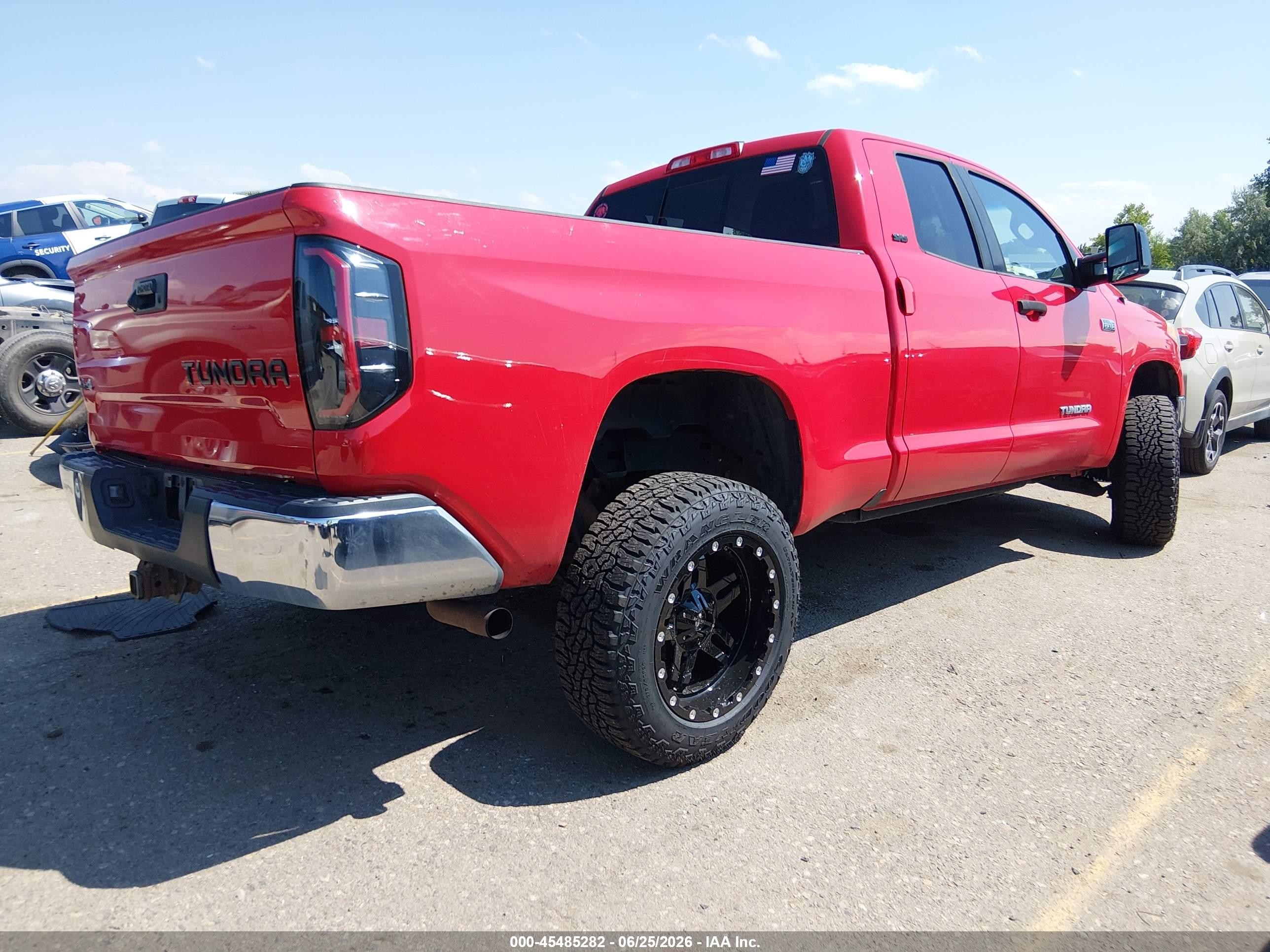 2014 Toyota Tundra Sr5 5.7l V8 Red vin: 5TFUW5F1XEX396109