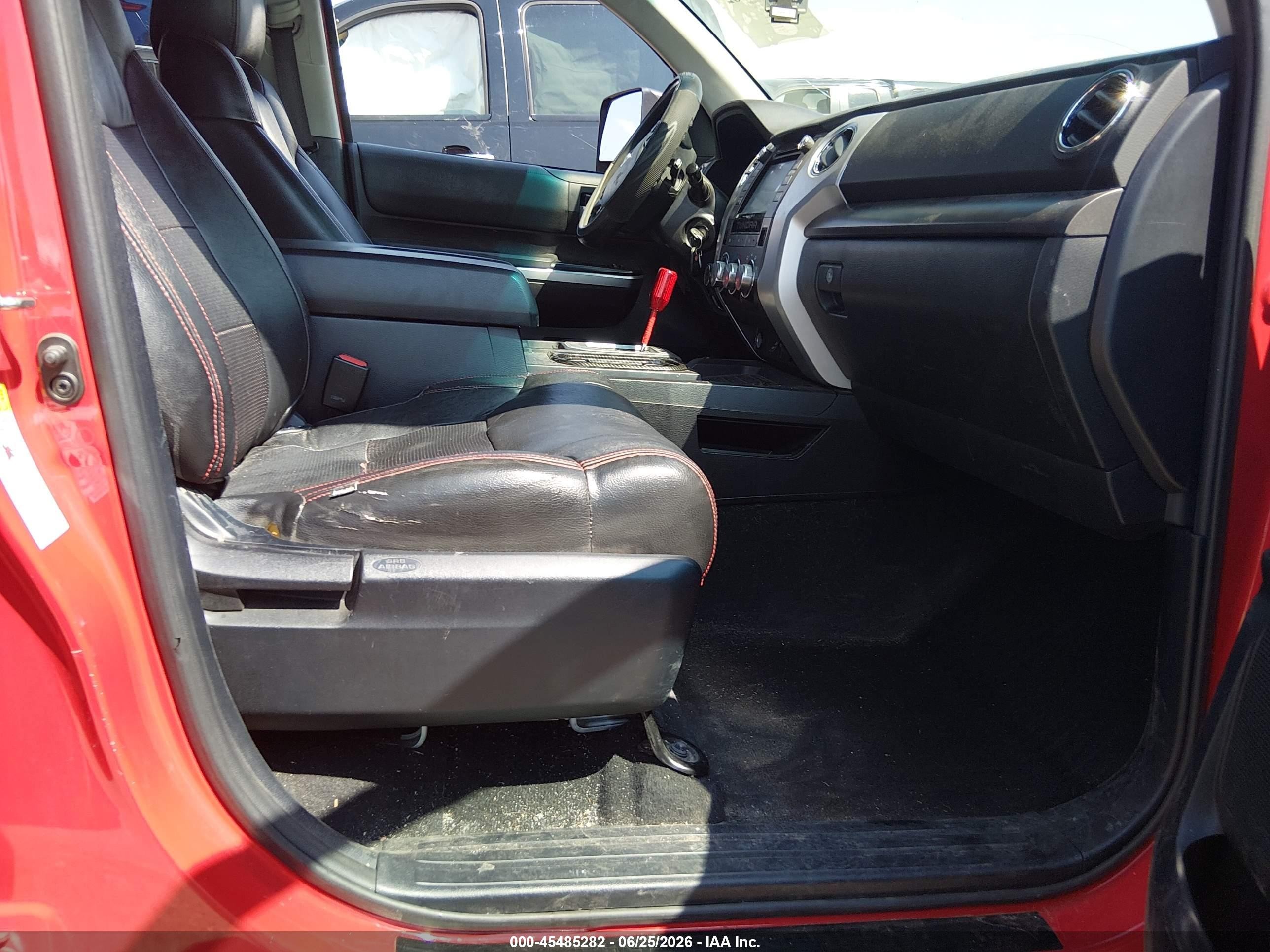 2014 Toyota Tundra Sr5 5.7l V8 Red vin: 5TFUW5F1XEX396109