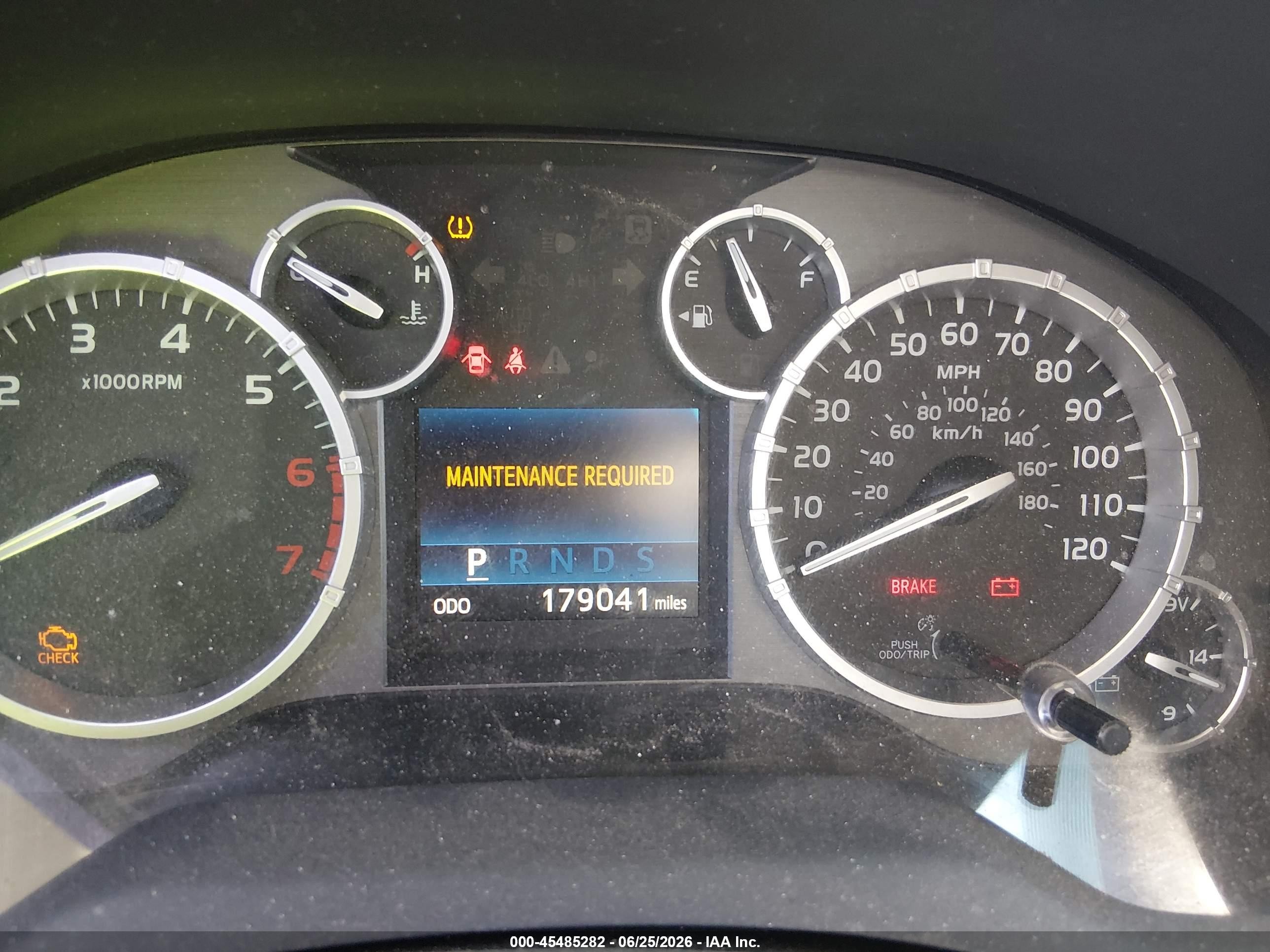 2014 Toyota Tundra Sr5 5.7l V8 Red vin: 5TFUW5F1XEX396109
