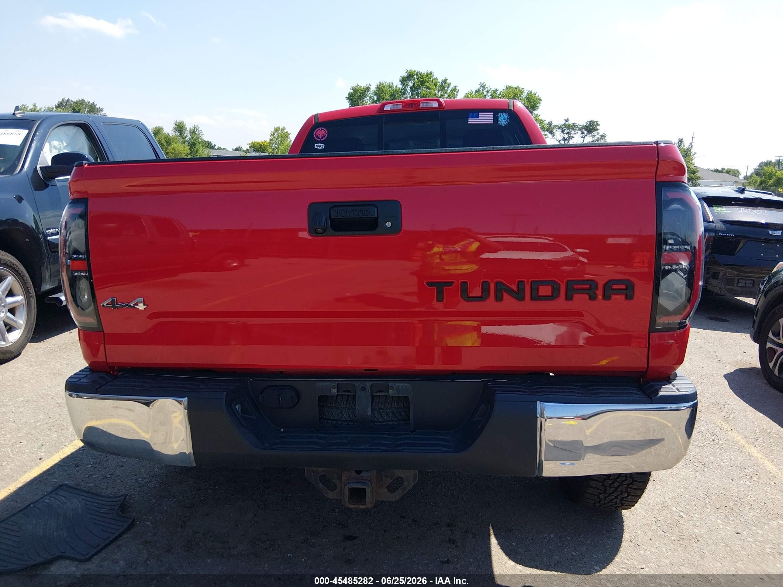 2014 Toyota Tundra Sr5 5.7l V8 Red vin: 5TFUW5F1XEX396109
