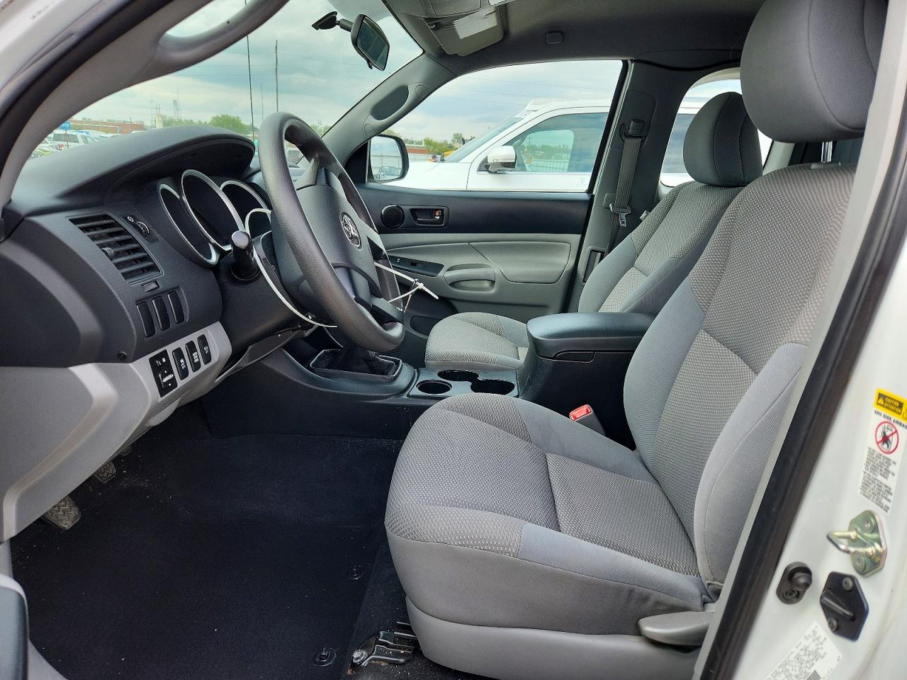 2014 Toyota Tacoma Access Cab White vin: 5TFUX4EN1EX024914