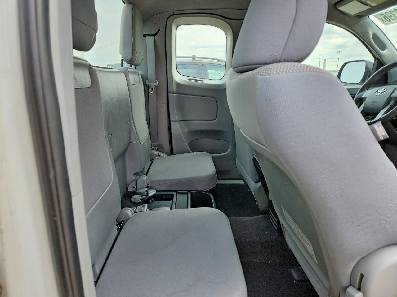 2014 Toyota Tacoma Access Cab White vin: 5TFUX4EN1EX024914