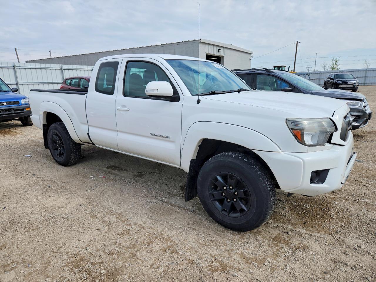 2014 Toyota Tacoma Access Cab White vin: 5TFUX4EN1EX024914