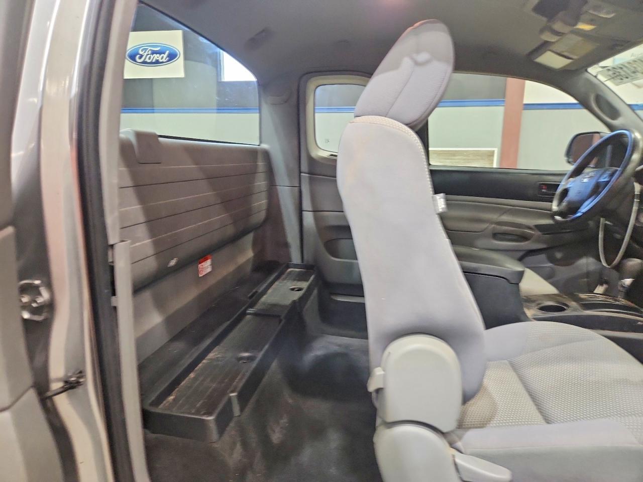 2015 Toyota Tacoma Base Silver vin: 5TFUX4EN1FX036921