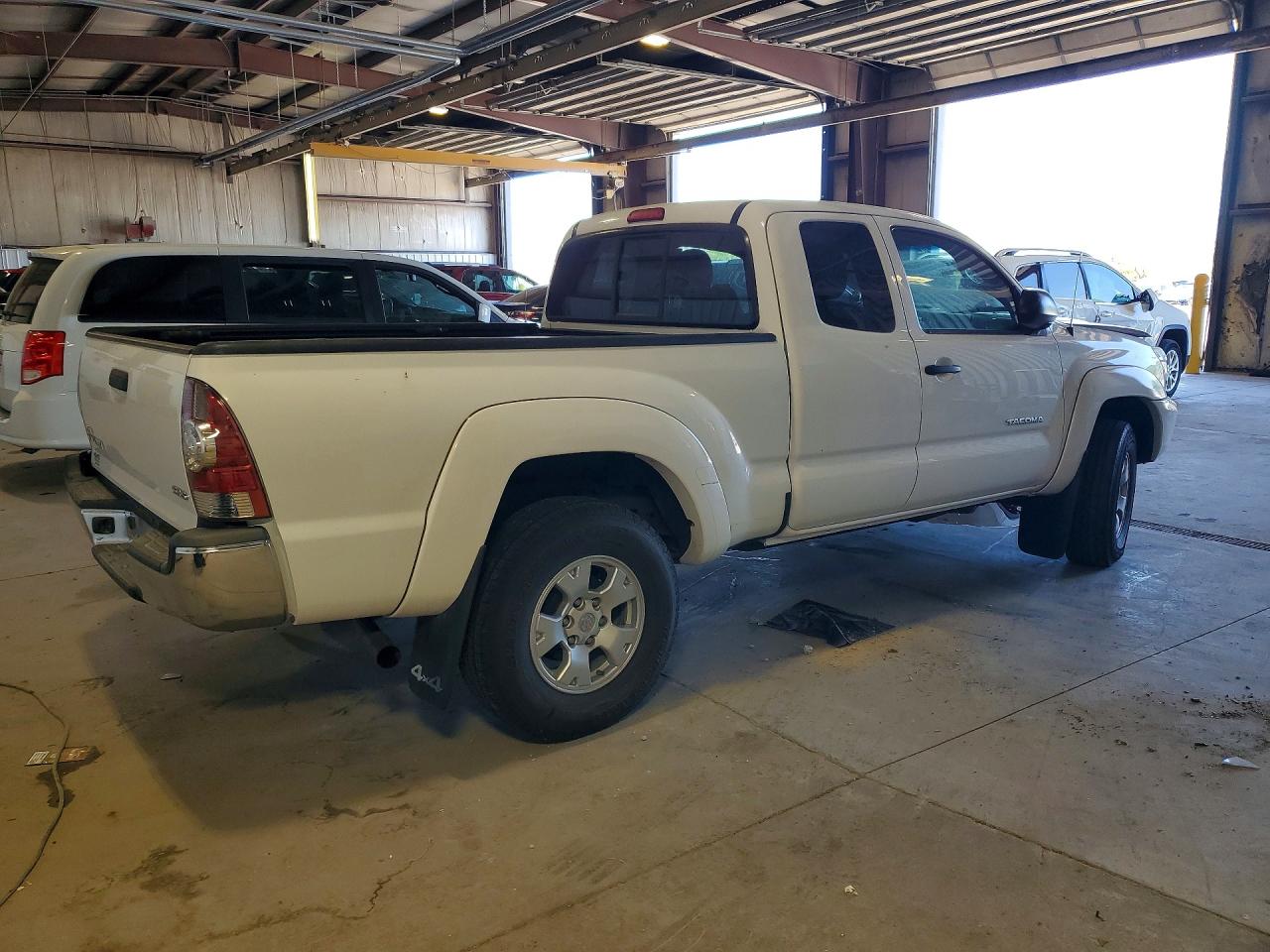 2012 Toyt Tacoma White vin: 5TFUX4EN2CX014082