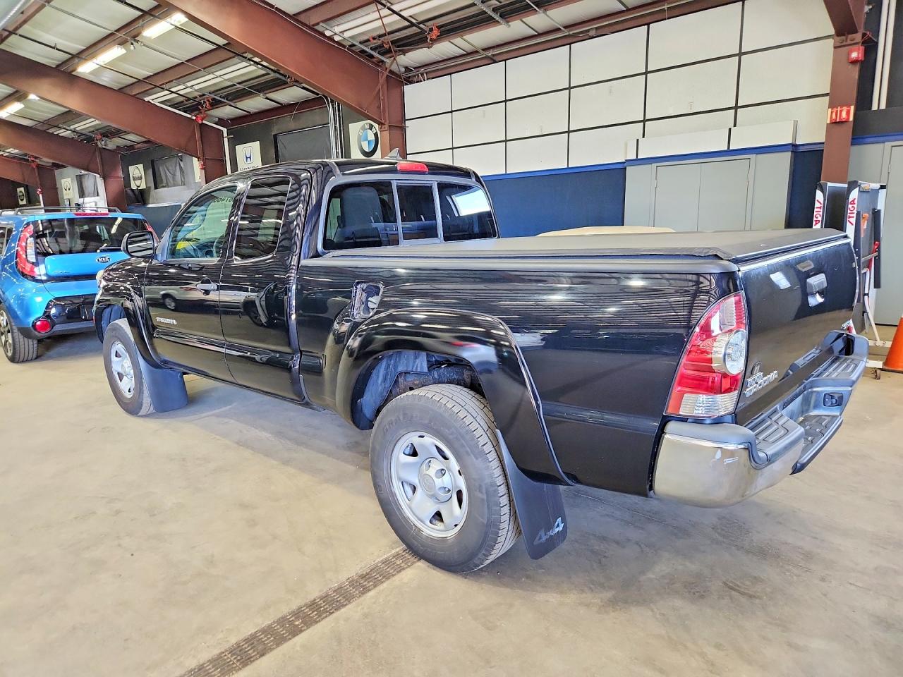 2014 Toyota Tacoma Base Black vin: 5TFUX4EN2EX025585