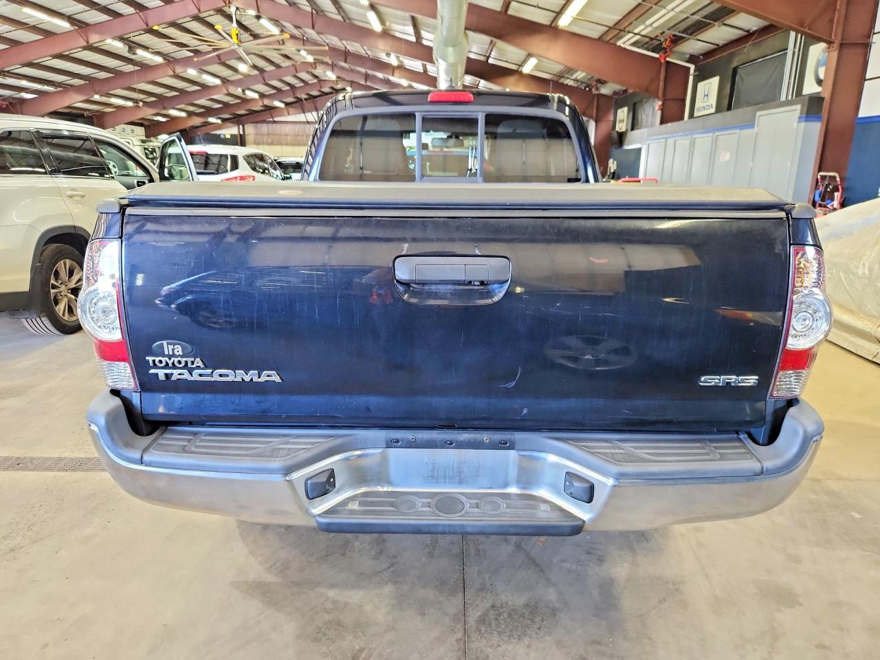 2014 Toyota Tacoma Base Black vin: 5TFUX4EN2EX025585