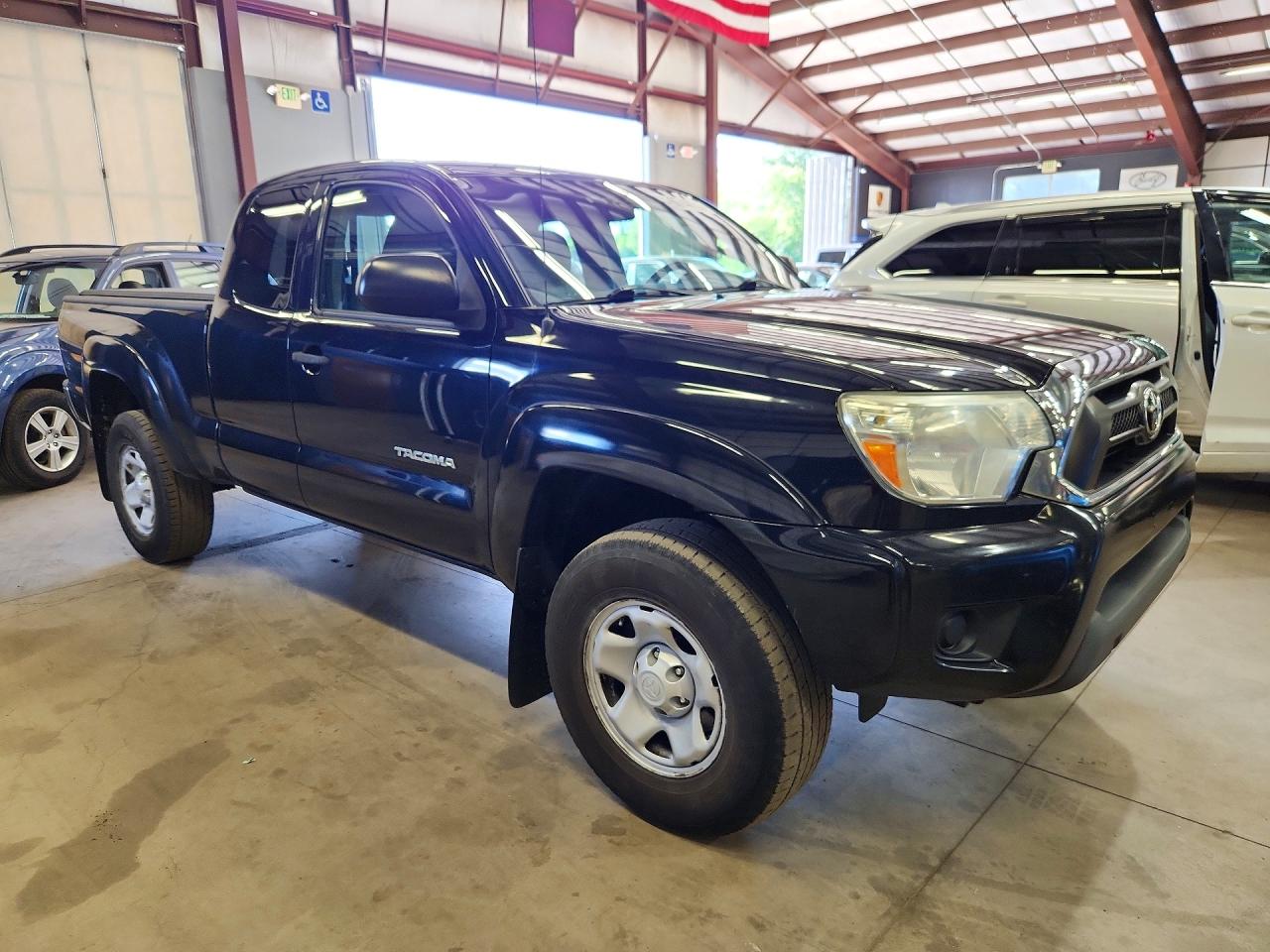 2014 Toyota Tacoma Base Black vin: 5TFUX4EN2EX025585