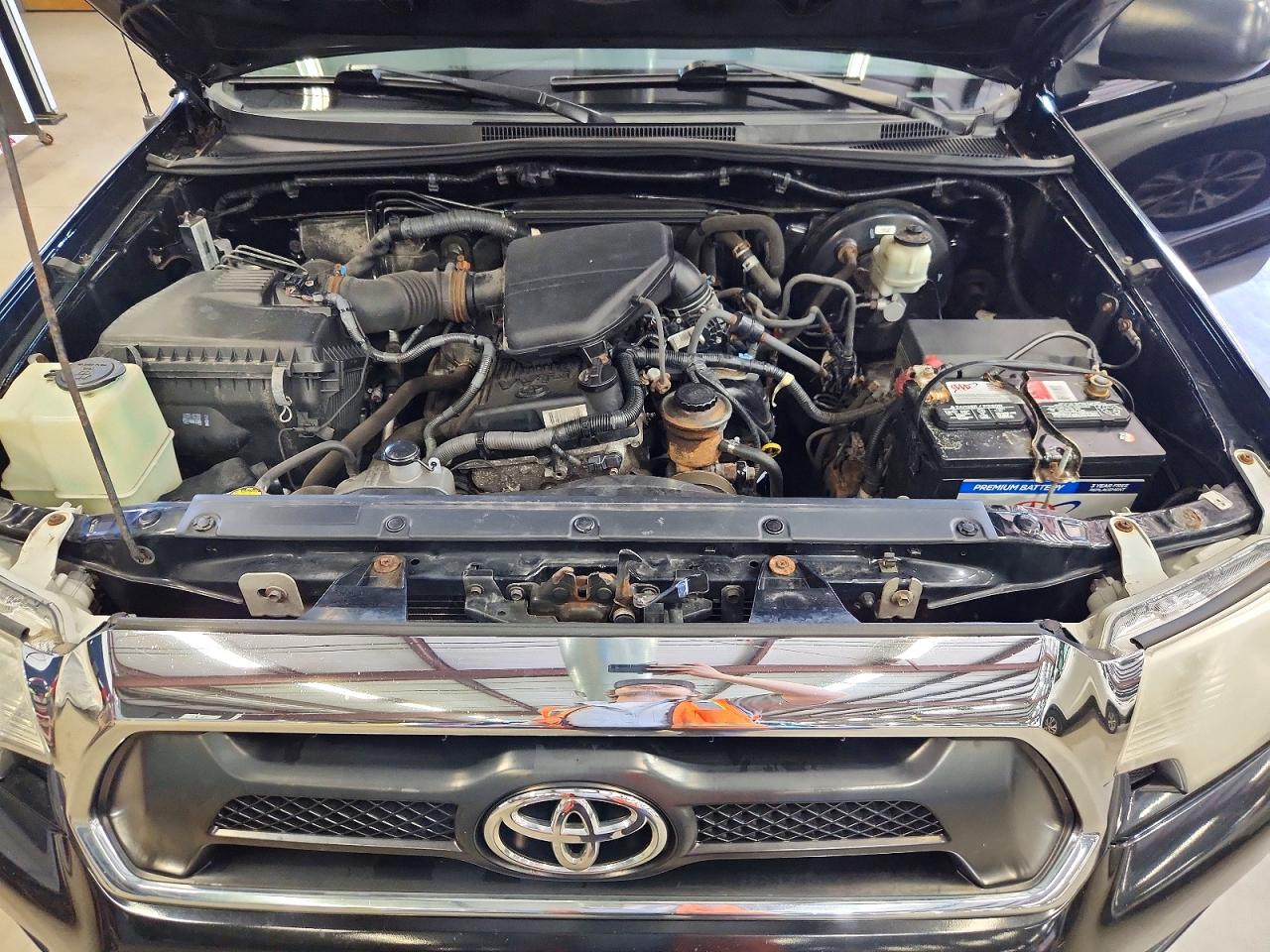 2014 Toyota Tacoma Base Black vin: 5TFUX4EN2EX025585