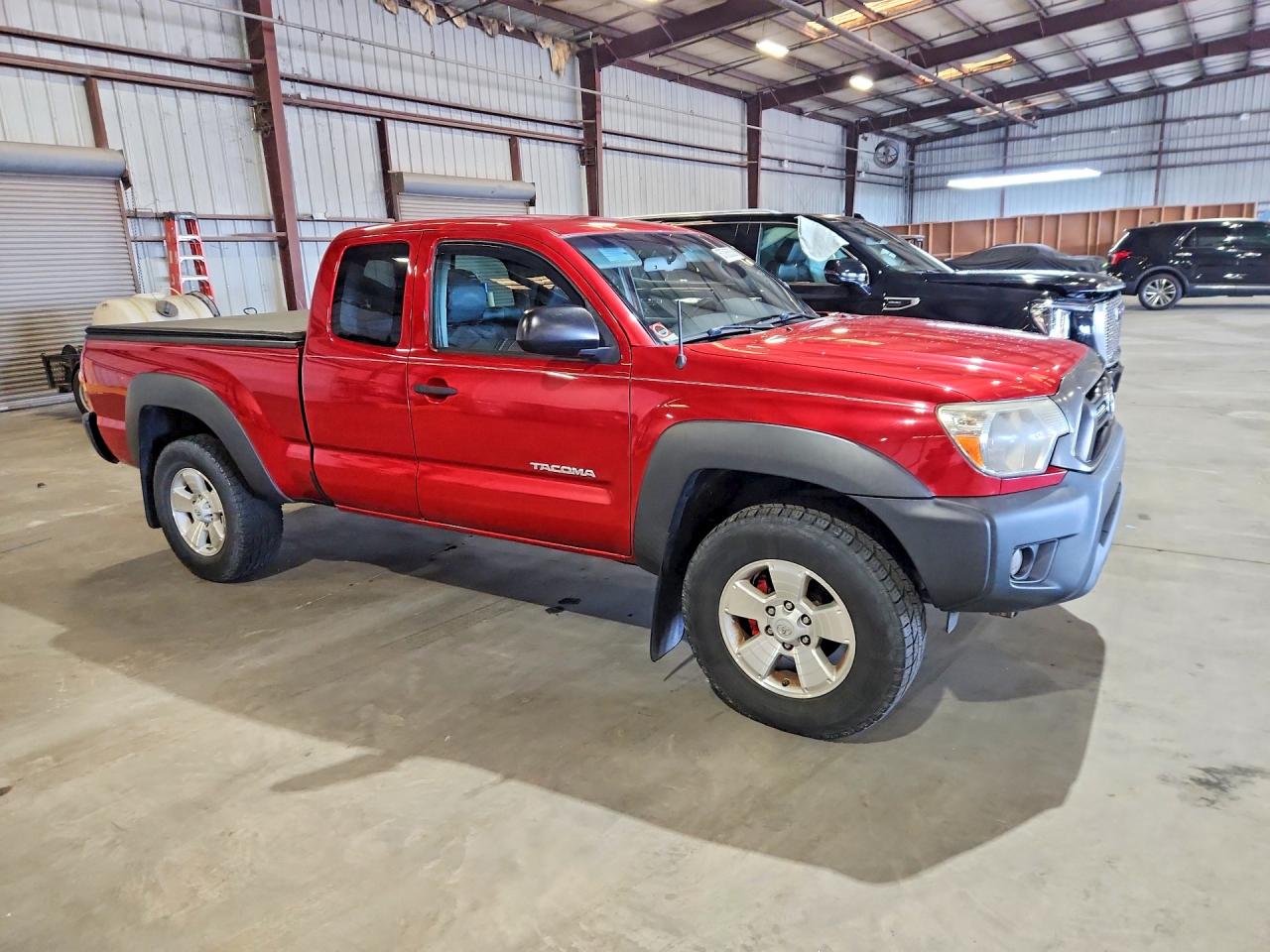 2015 Toyota Tacoma Access Cab Red vin: 5TFUX4EN2FX036586
