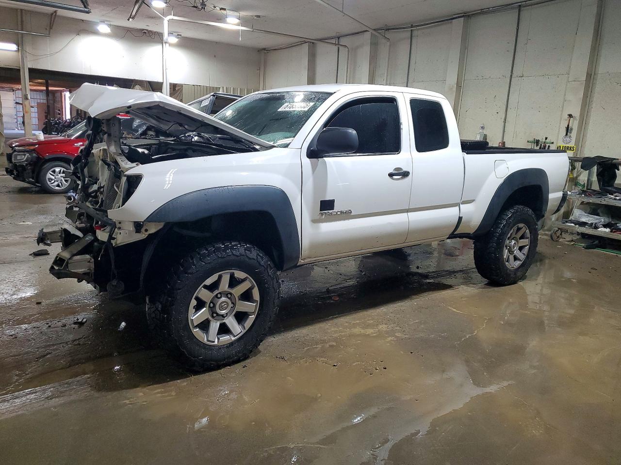 2011 Toyota Tacoma Base White vin: 5TFUX4EN3BX001484