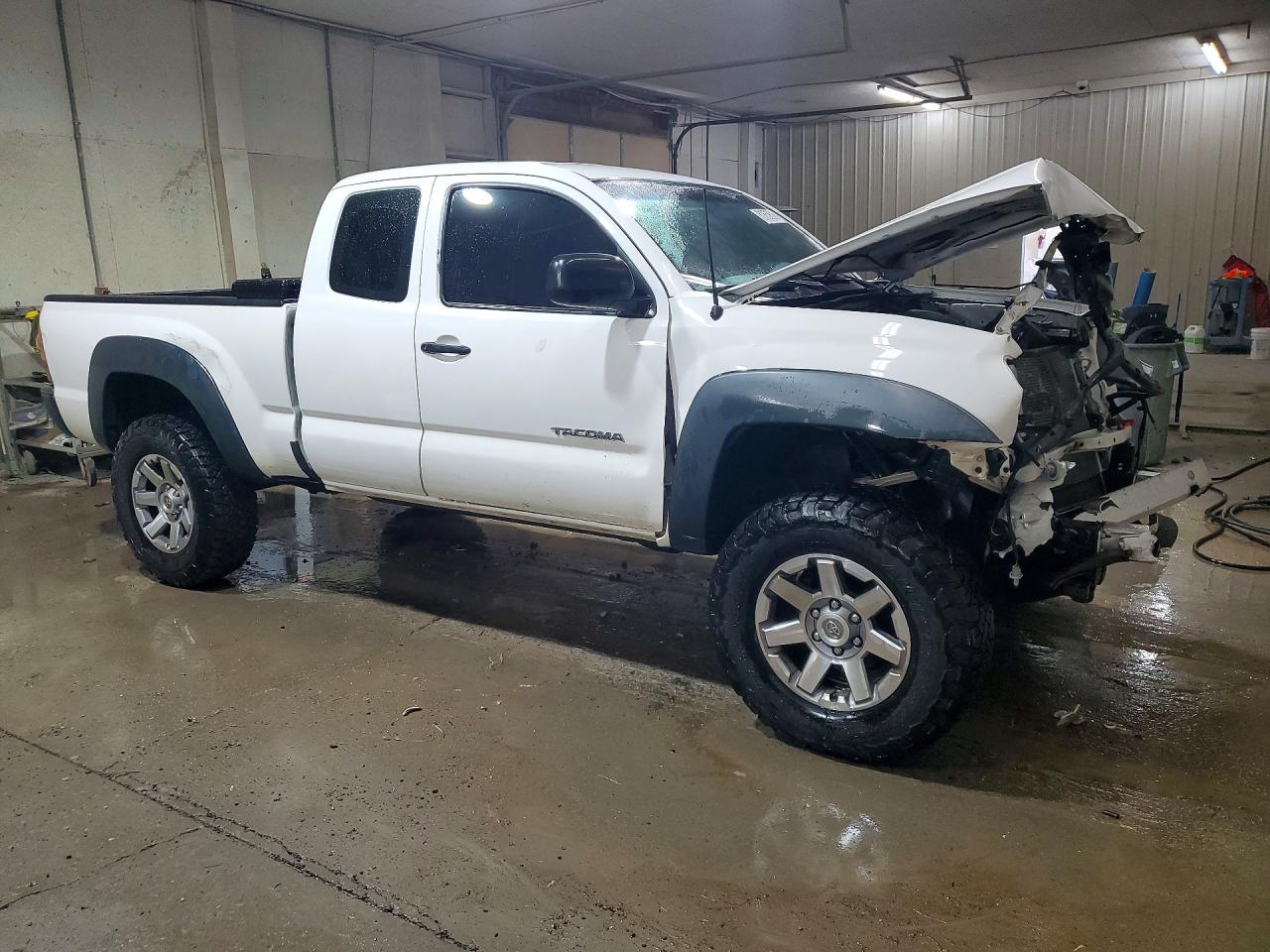 2011 Toyota Tacoma Base White vin: 5TFUX4EN3BX001484