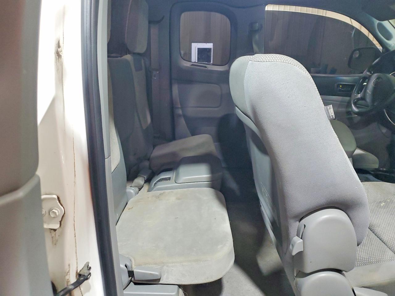 2011 Toyota Tacoma Base White vin: 5TFUX4EN3BX001484
