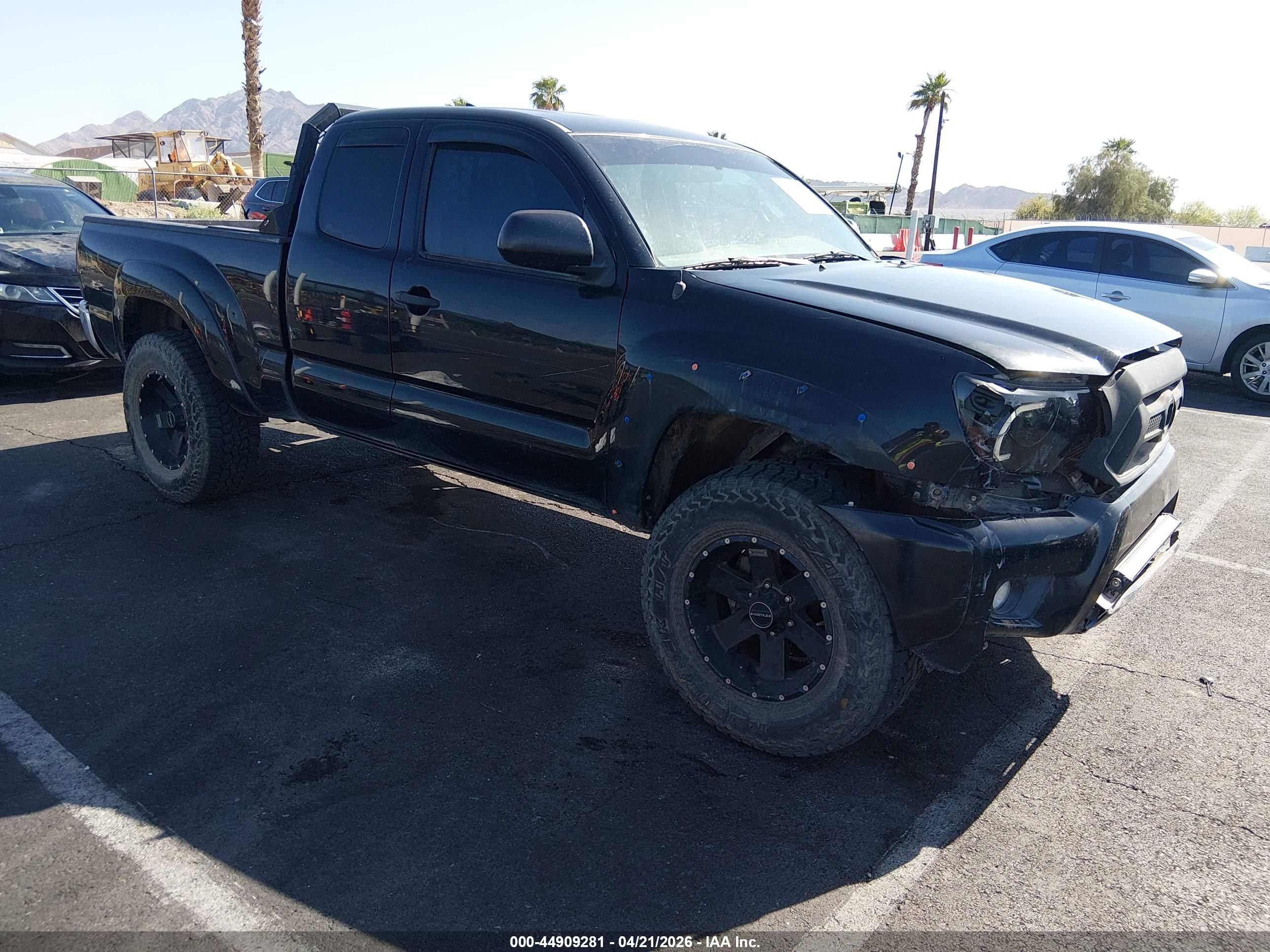 2014 Toyota Tacoma   Black vin: 5TFUX4EN3EX025790