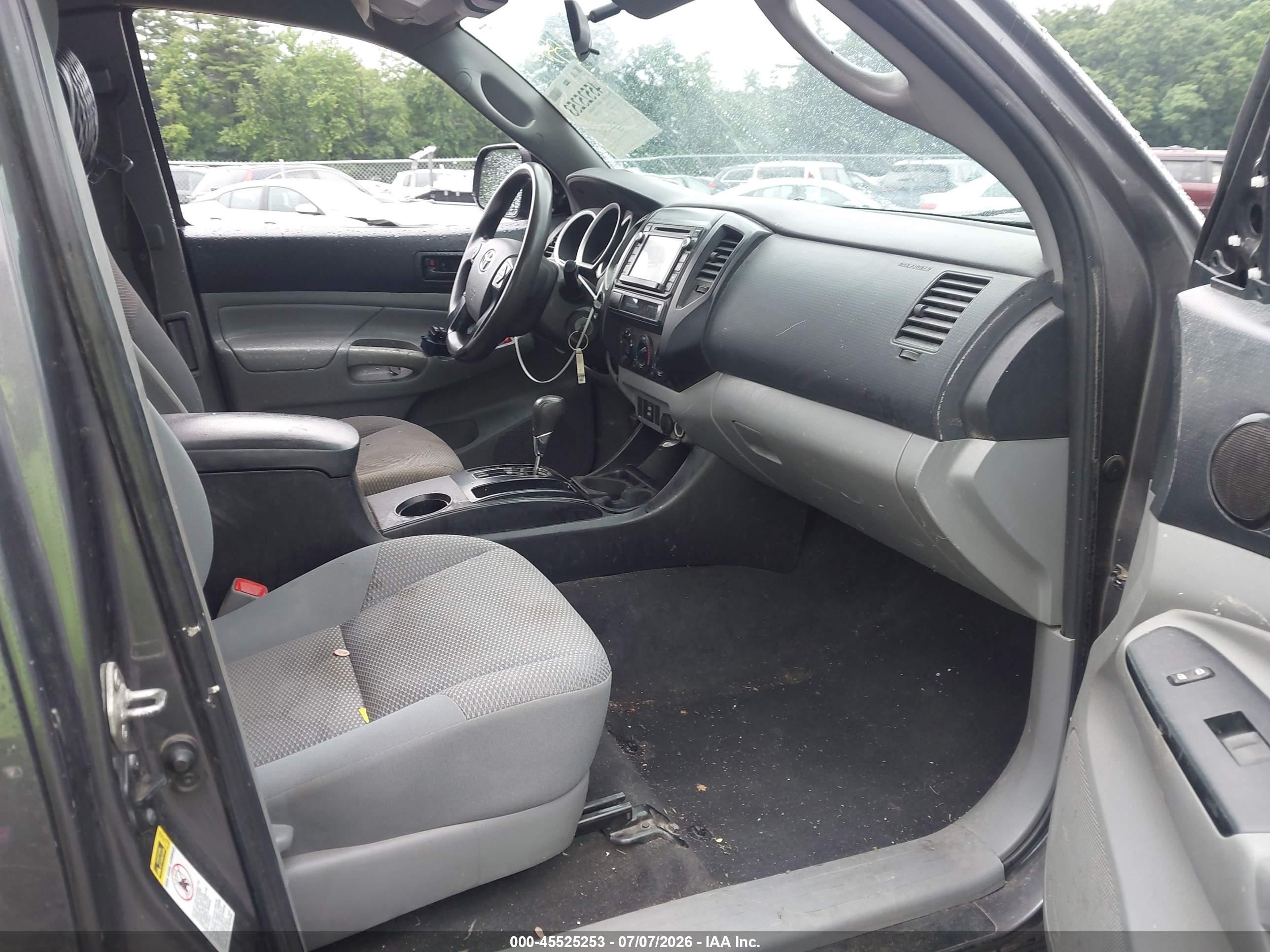 2015 Toyota Tacoma   Gray vin: 5TFUX4EN3FX032904
