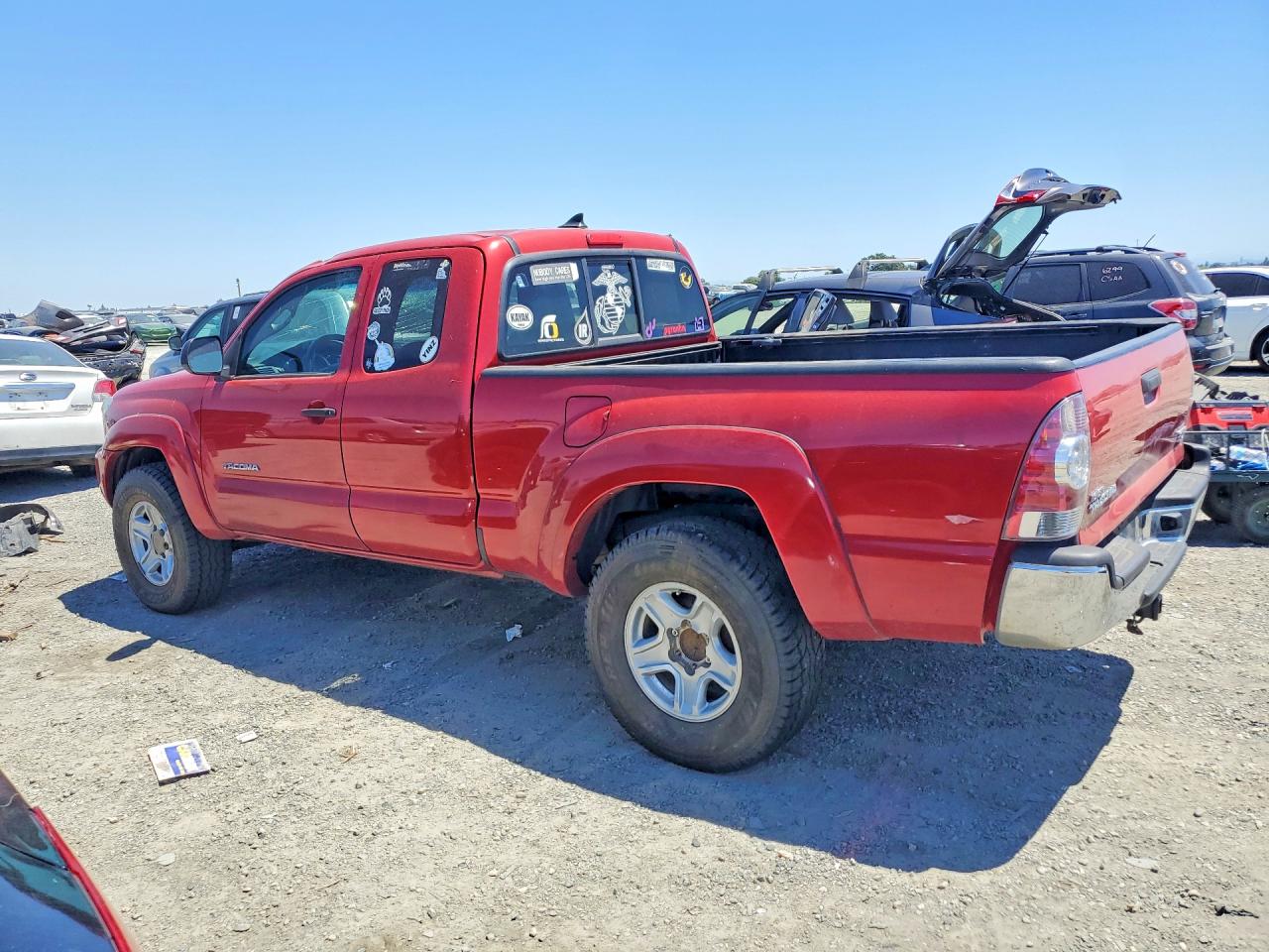 2015 Toyota Tacoma Access Cab Красный vin: 5TFUX4EN3FX037729