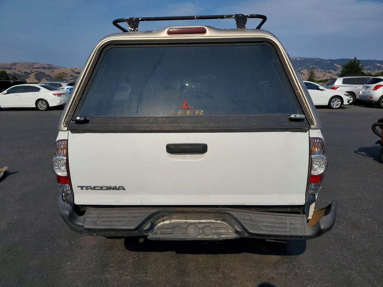2011 Toyota Tacoma Base White vin: 5TFUX4EN5BX003222