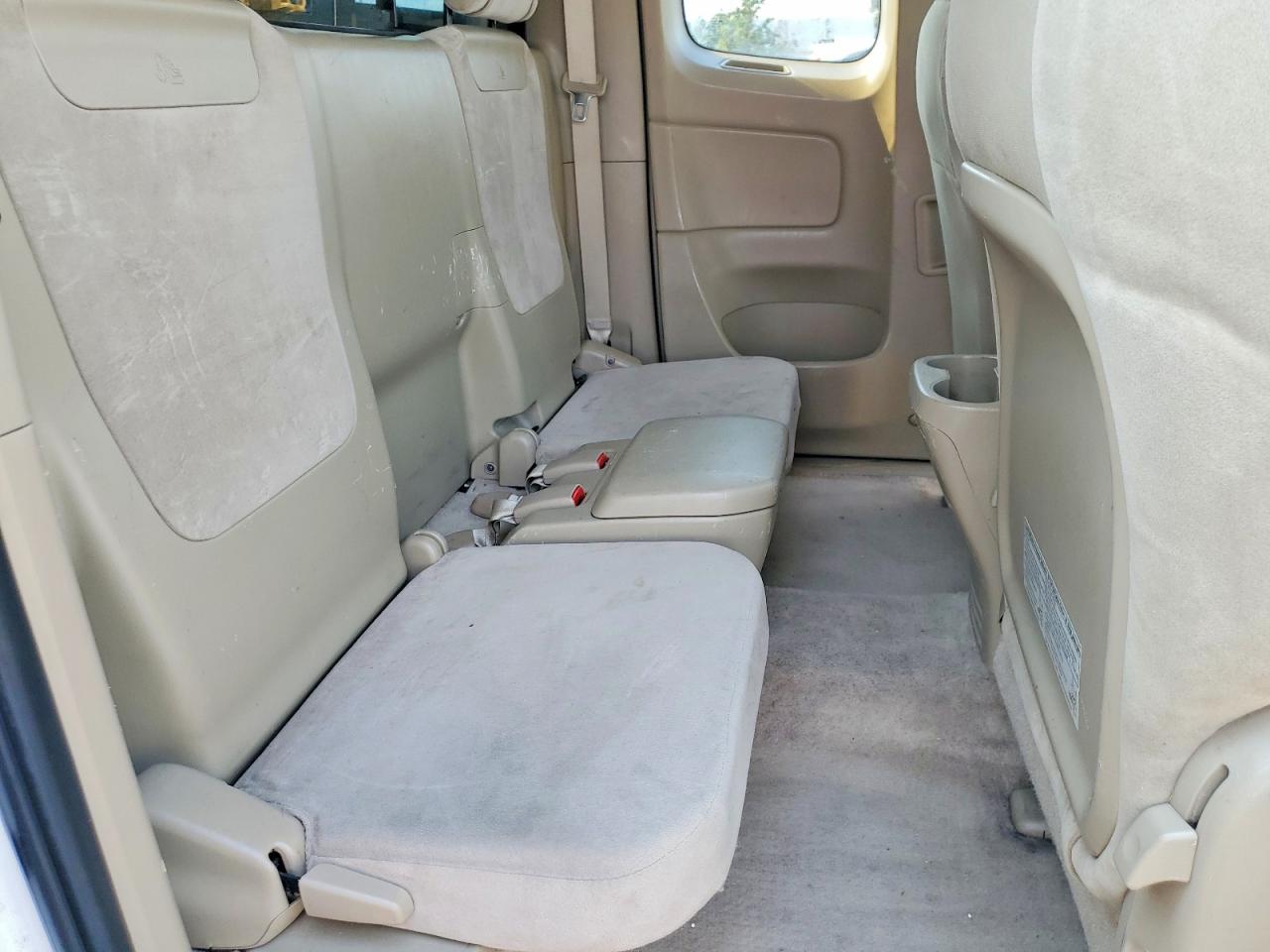 2011 Toyota Tacoma Base White vin: 5TFUX4EN5BX003222