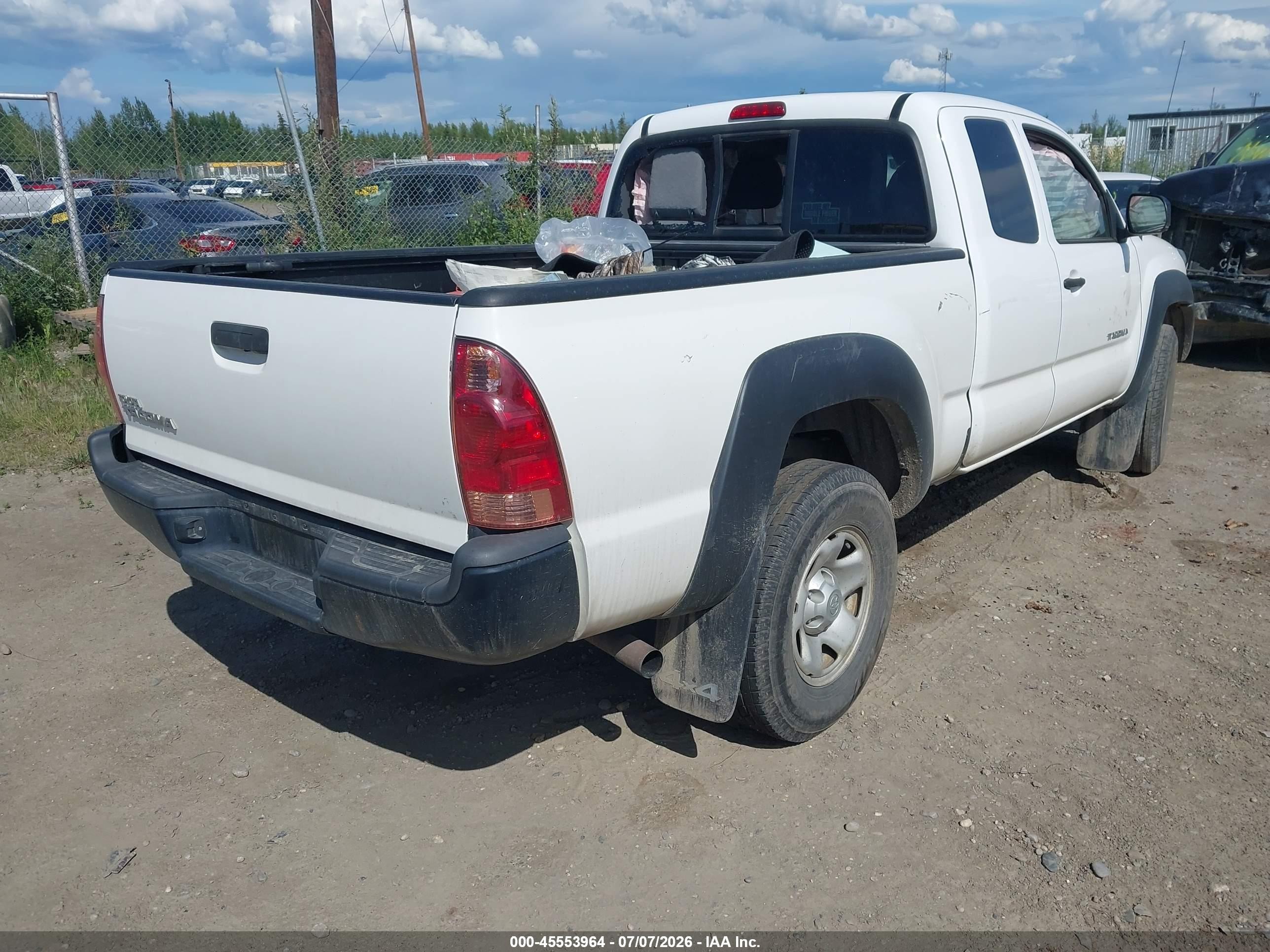 2015 Toyota Tacoma   White vin: 5TFUX4EN5FX033438