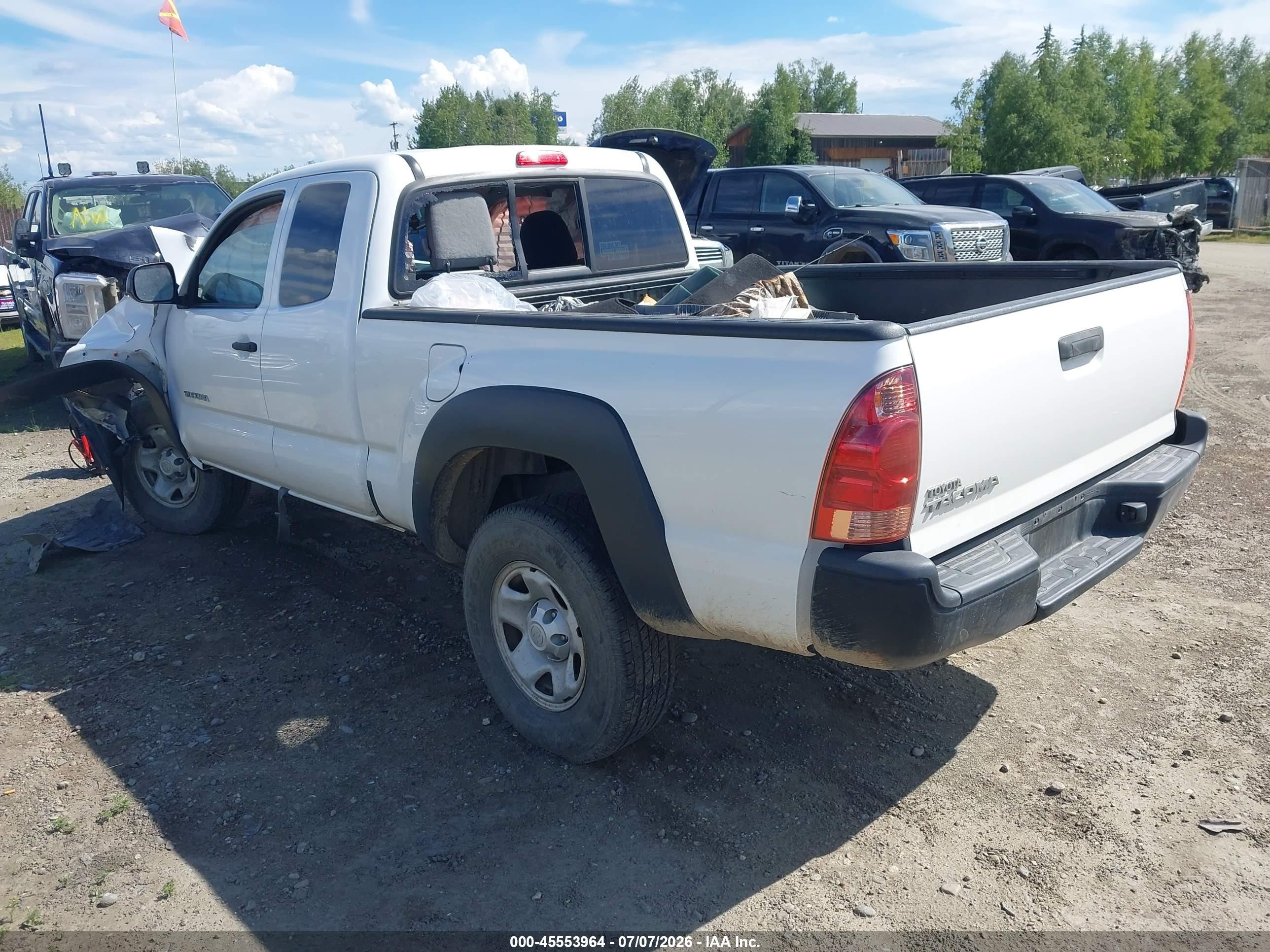 2015 Toyota Tacoma   White vin: 5TFUX4EN5FX033438