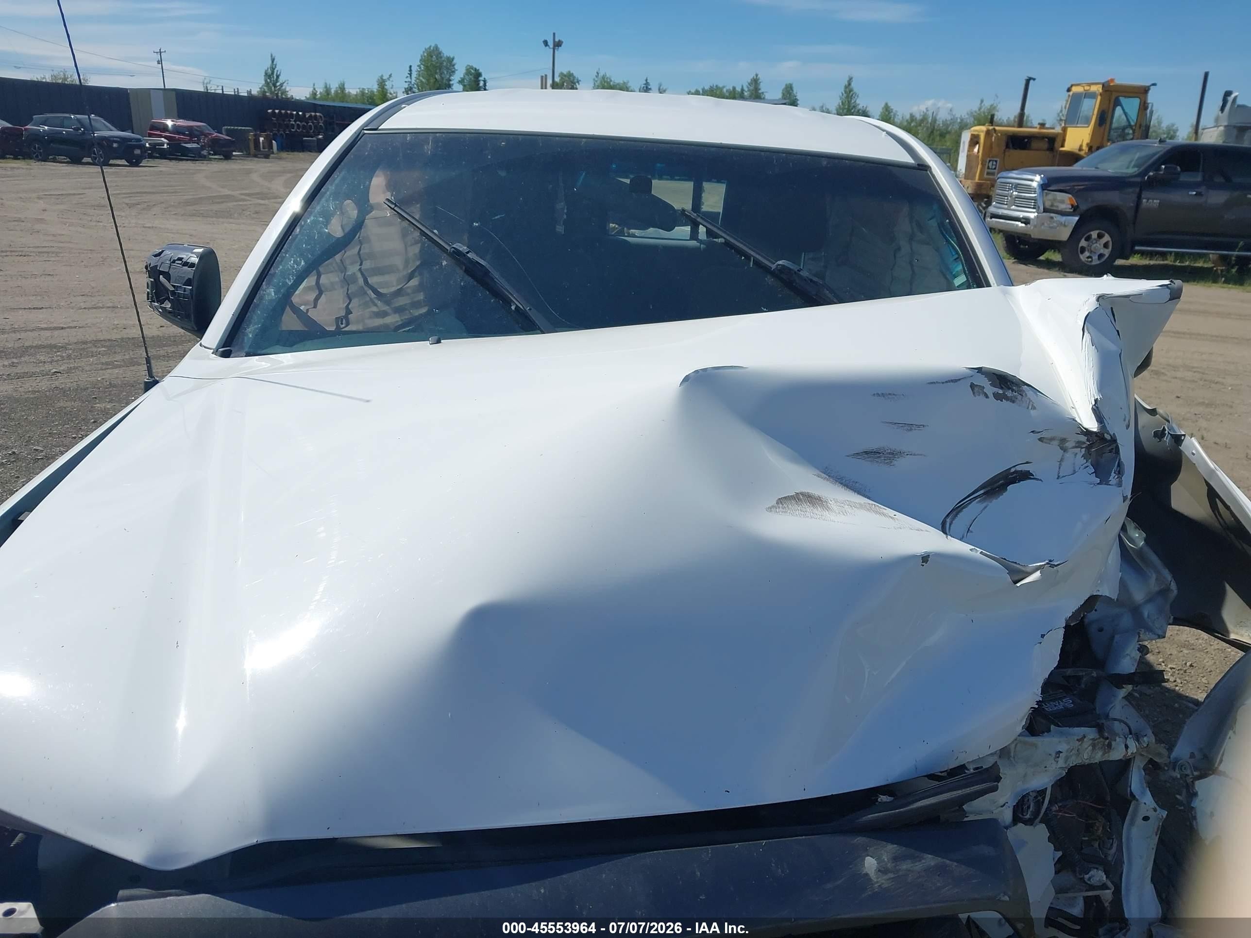 2015 Toyota Tacoma   White vin: 5TFUX4EN5FX033438