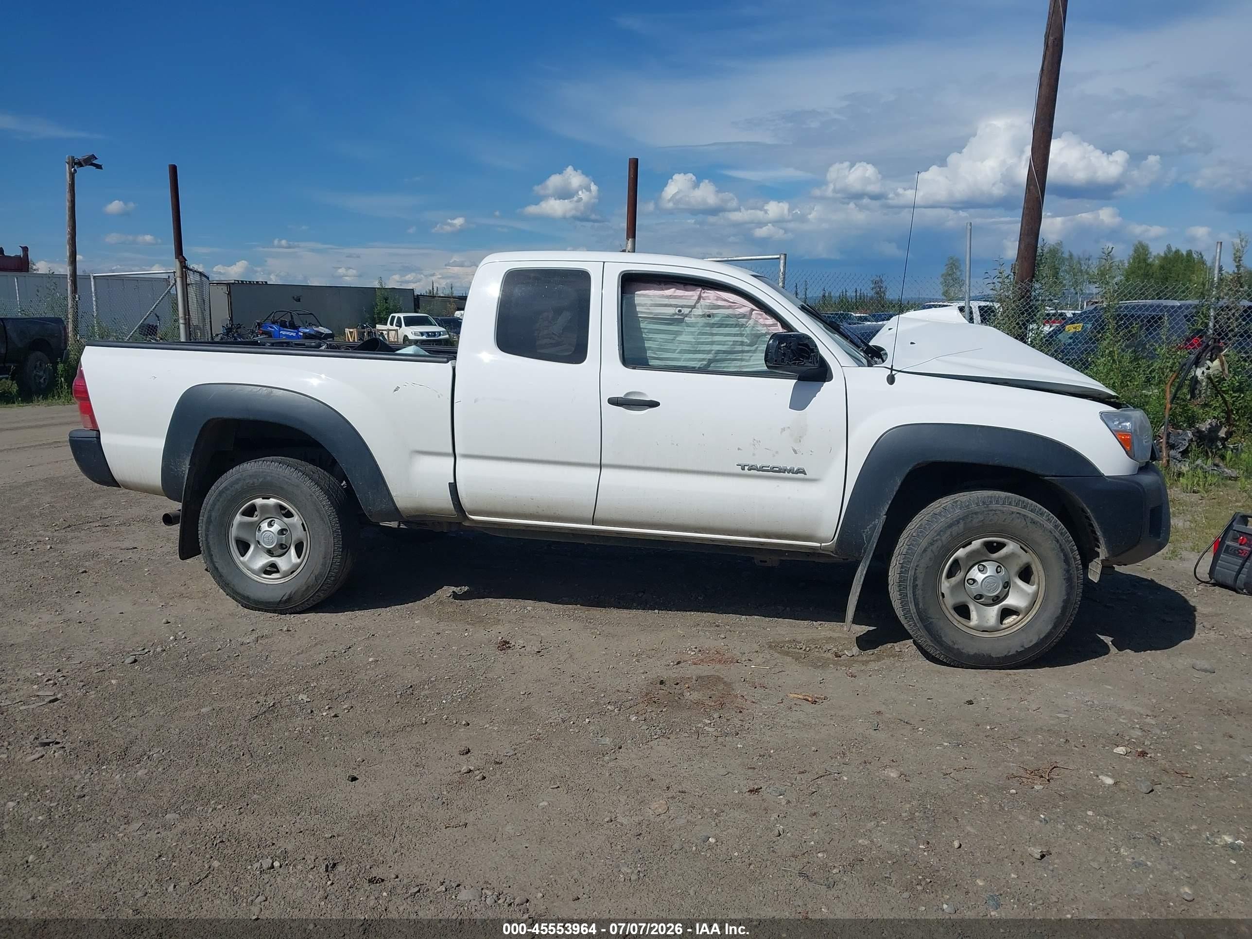 2015 Toyota Tacoma   White vin: 5TFUX4EN5FX033438
