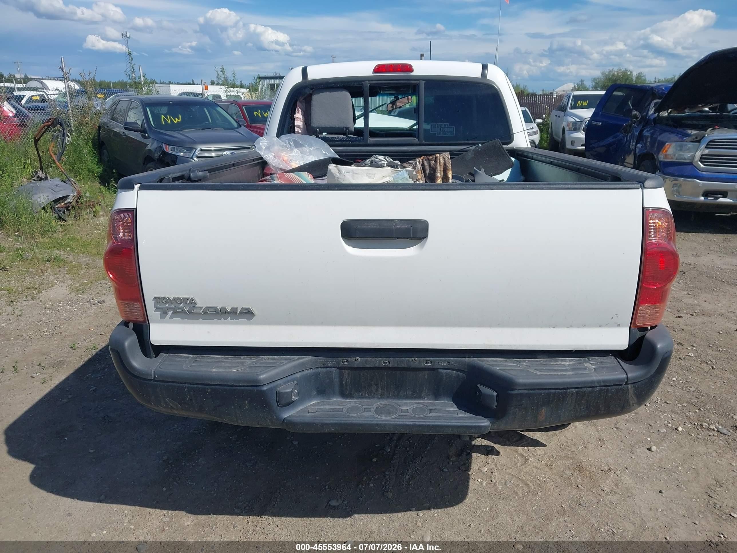 2015 Toyota Tacoma   White vin: 5TFUX4EN5FX033438