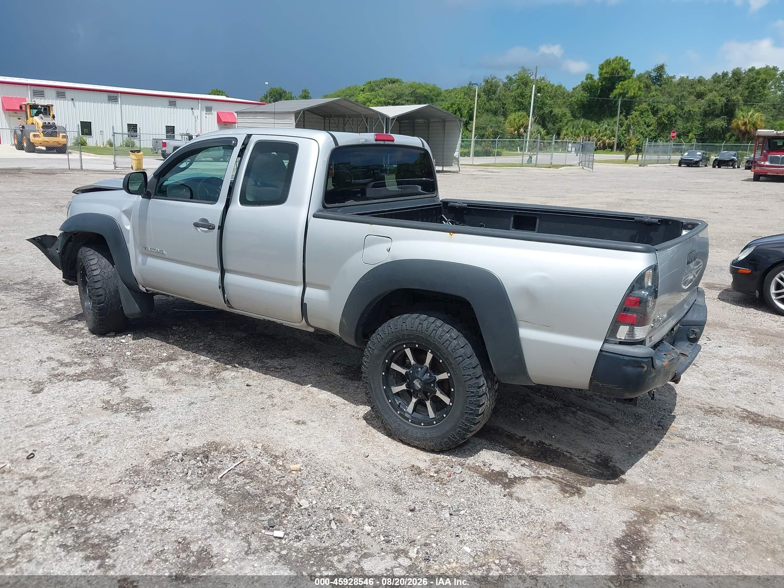 2012 Toyota Tacoma   Silver vin: 5TFUX4EN6CX016207