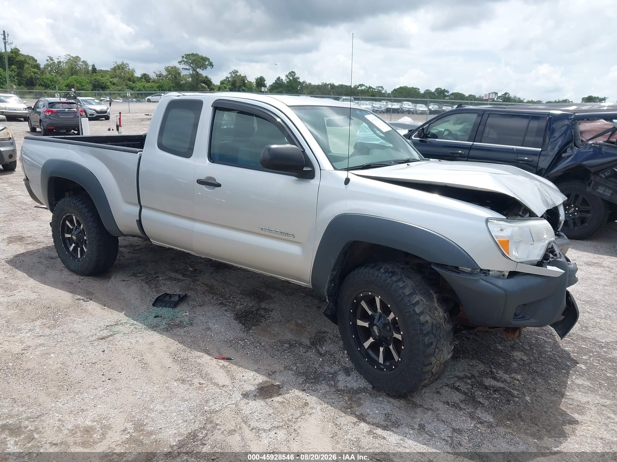 2012 Toyota Tacoma   Silver vin: 5TFUX4EN6CX016207