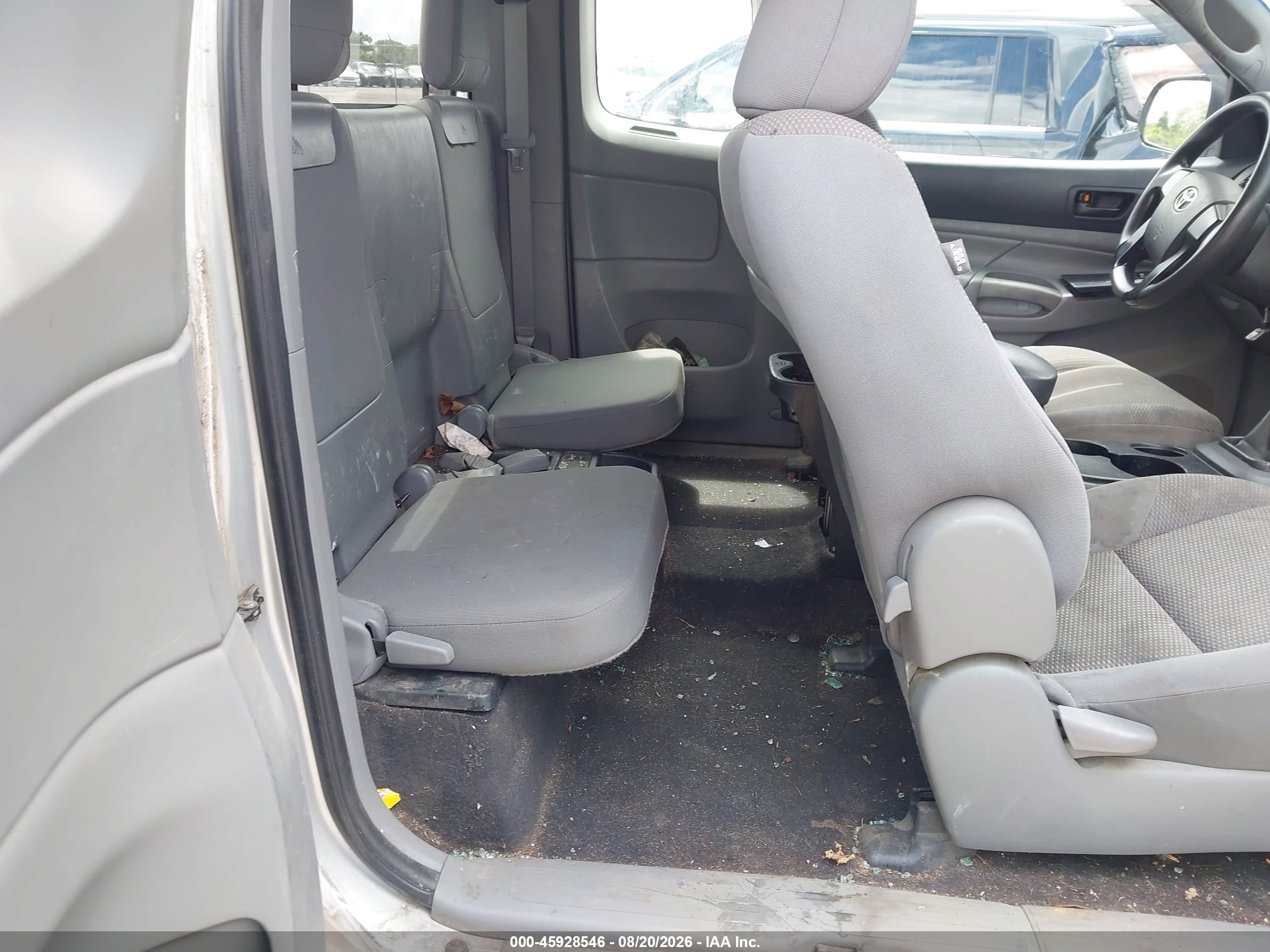 2012 Toyota Tacoma   Silver vin: 5TFUX4EN6CX016207
