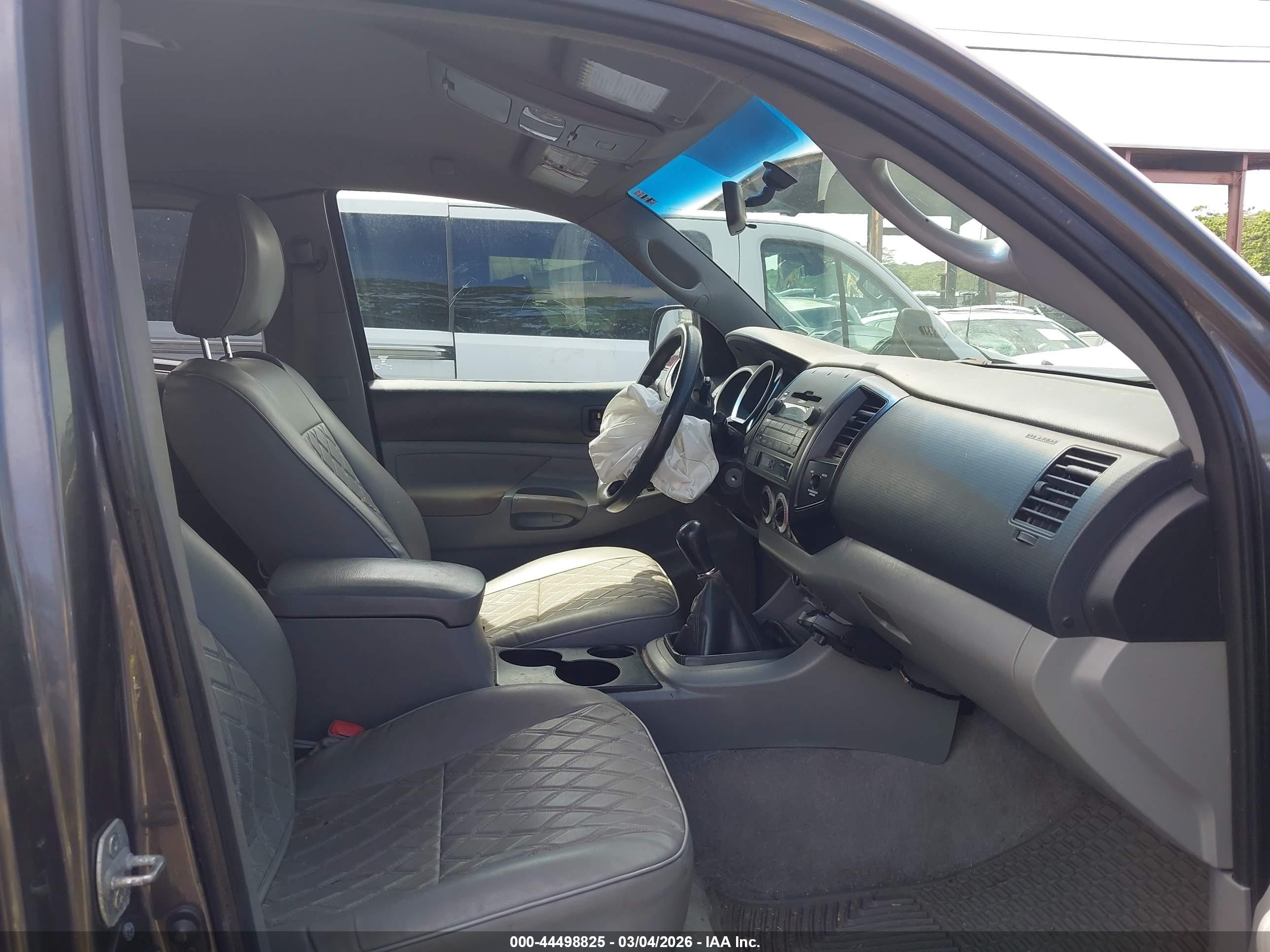 2011 Toyota Tacoma   Gray vin: 5TFUX4EN7BX004971