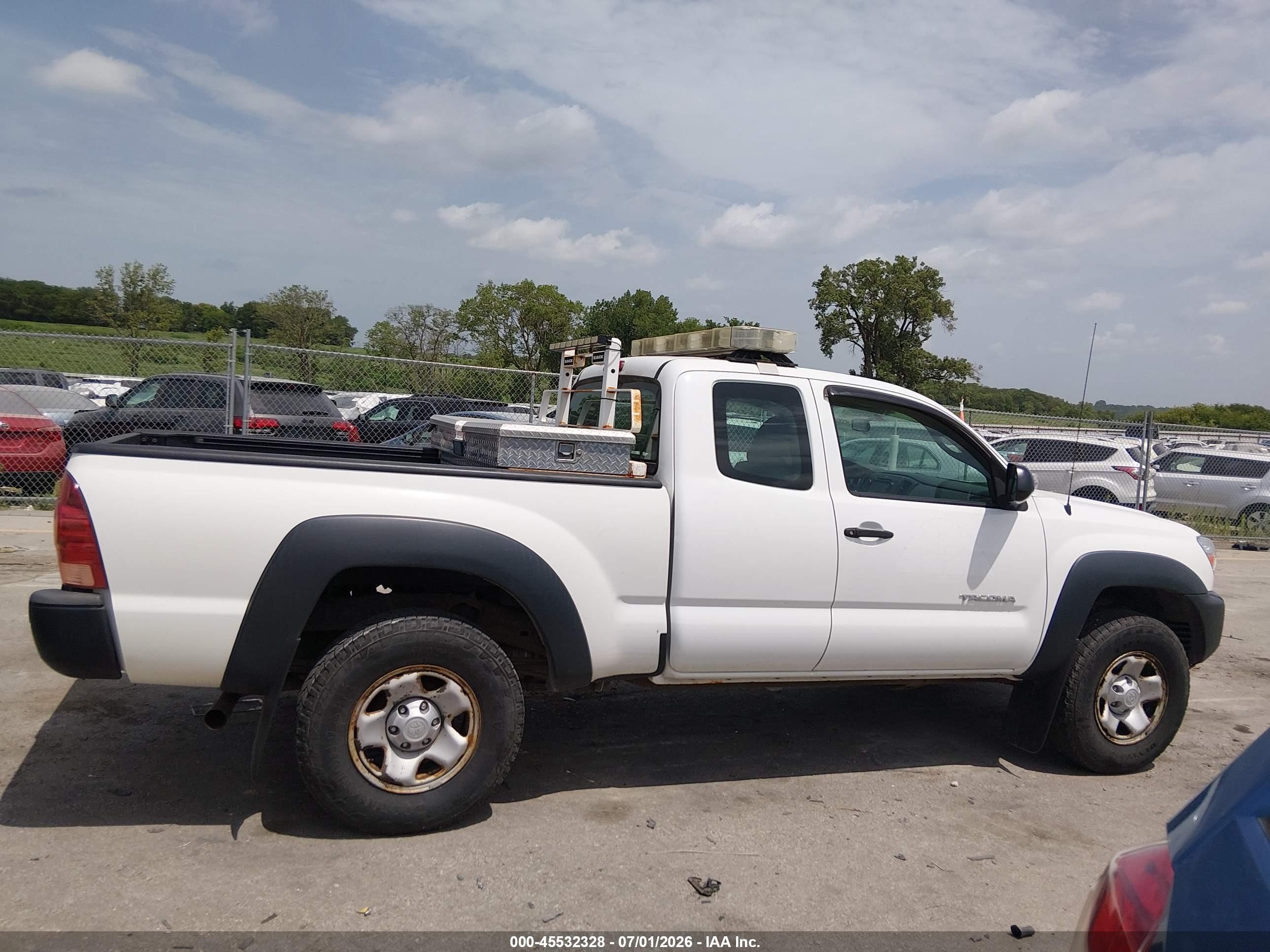 2013 Toyota Tacoma   White vin: 5TFUX4EN7DX016573