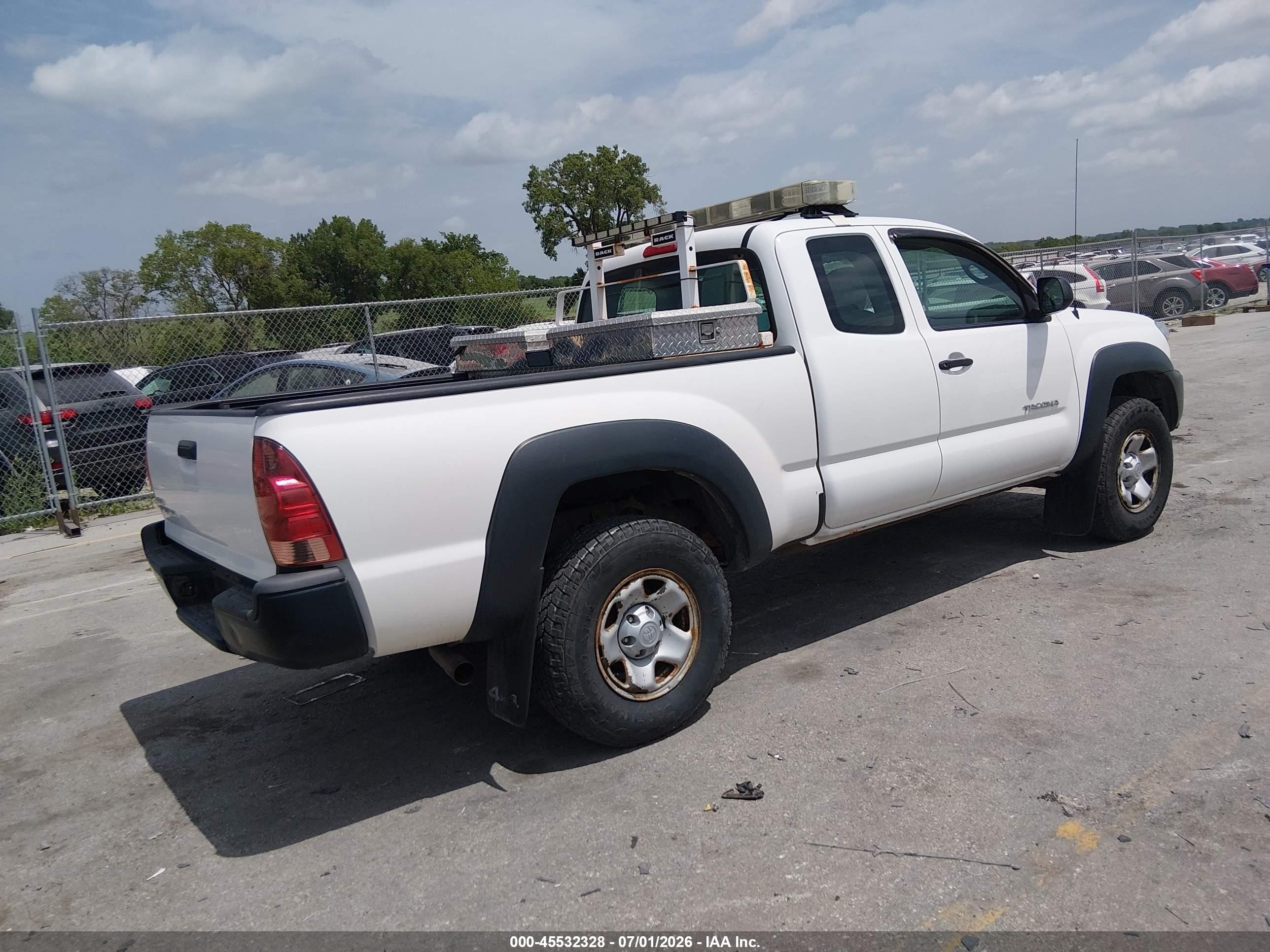 2013 Toyota Tacoma   White vin: 5TFUX4EN7DX016573