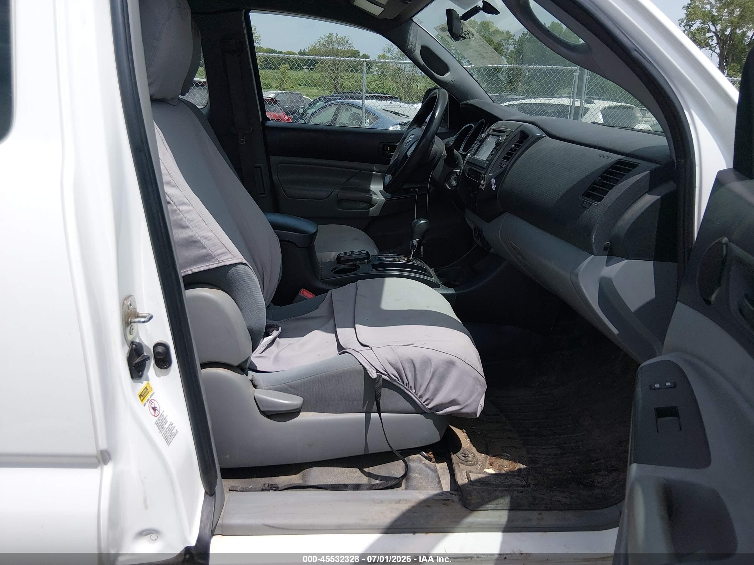 2013 Toyota Tacoma   White vin: 5TFUX4EN7DX016573