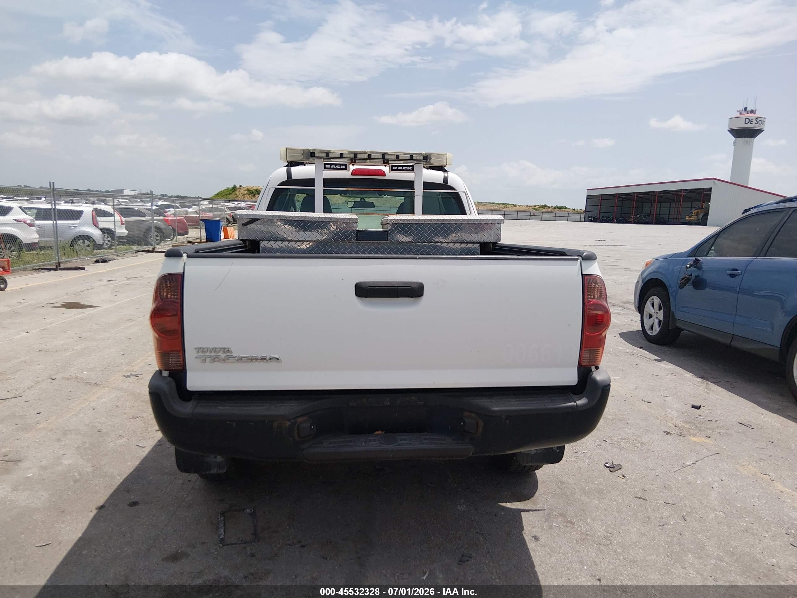 2013 Toyota Tacoma   White vin: 5TFUX4EN7DX016573