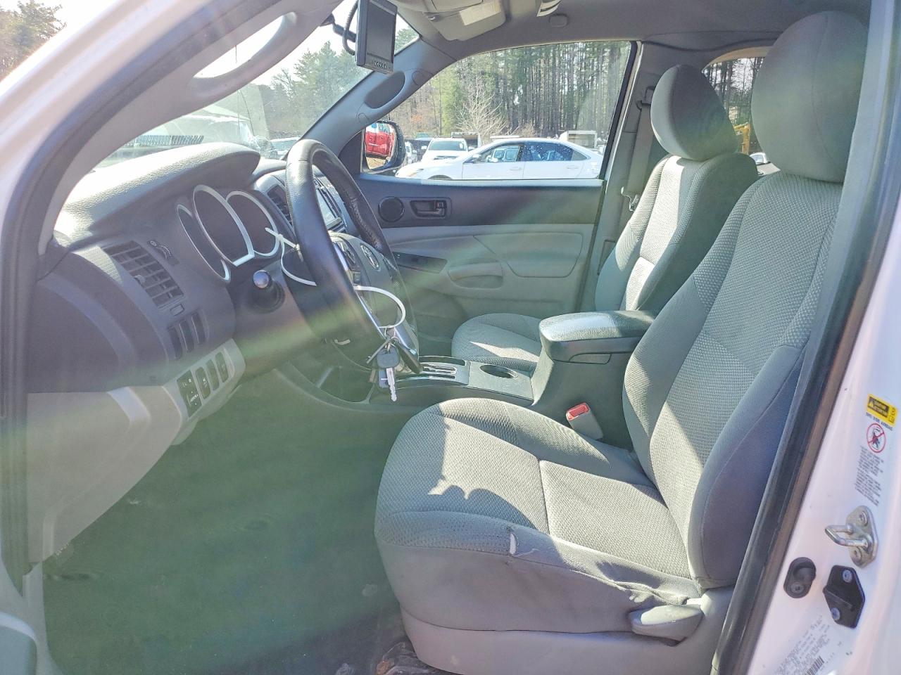 2015 Toyota Tacoma Base White vin: 5TFUX4EN7FX034235