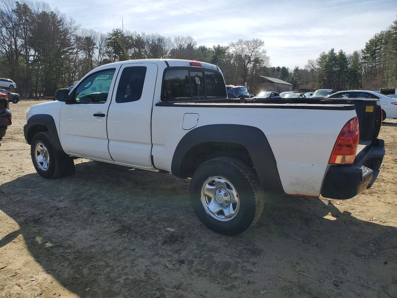 2015 Toyota Tacoma Base White vin: 5TFUX4EN7FX034235