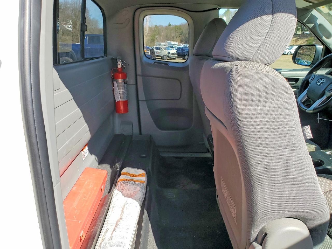 2015 Toyota Tacoma Base White vin: 5TFUX4EN7FX034235